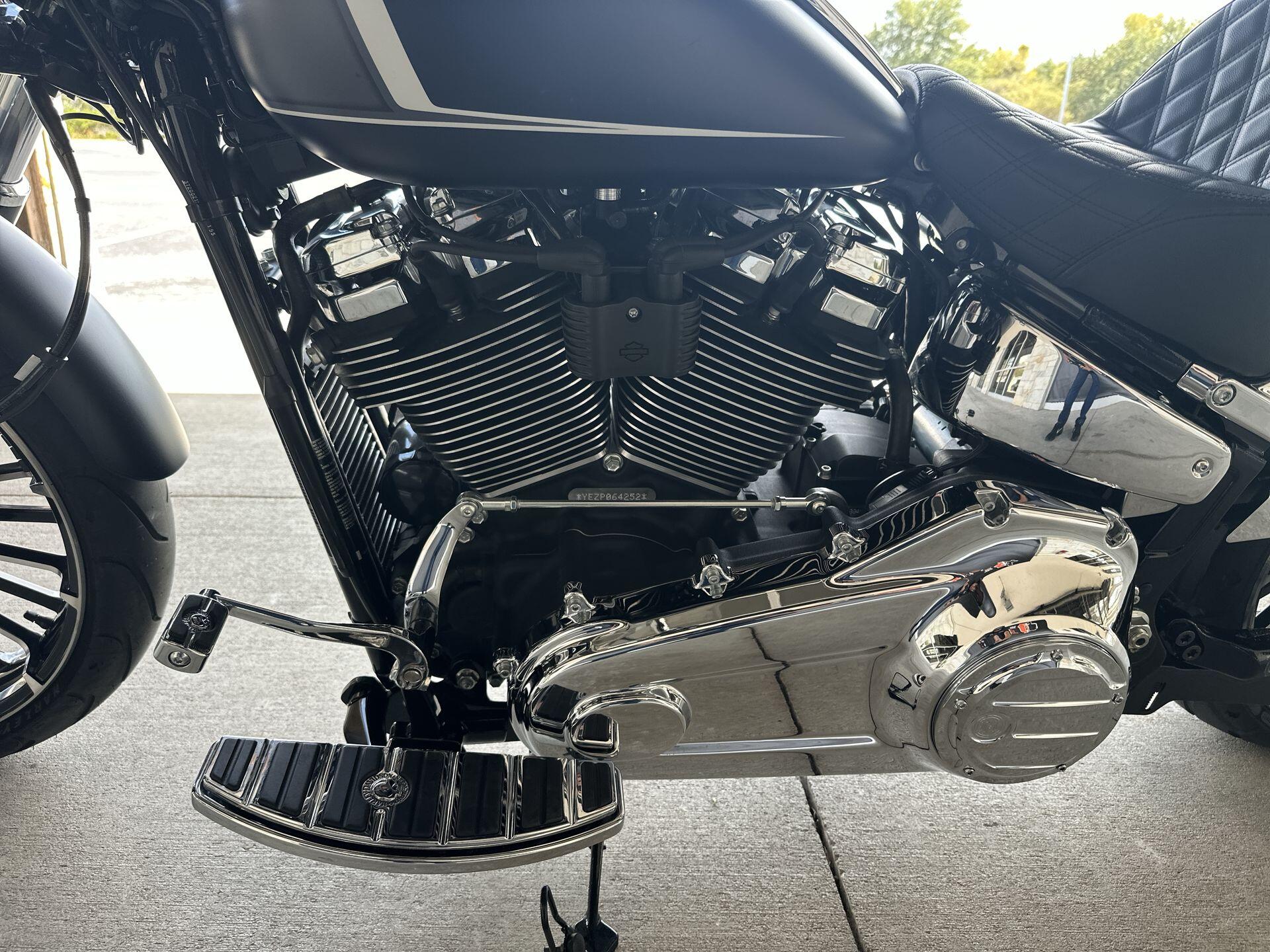 2023 Harley-Davidson® Breakout® FXBR, photo 13