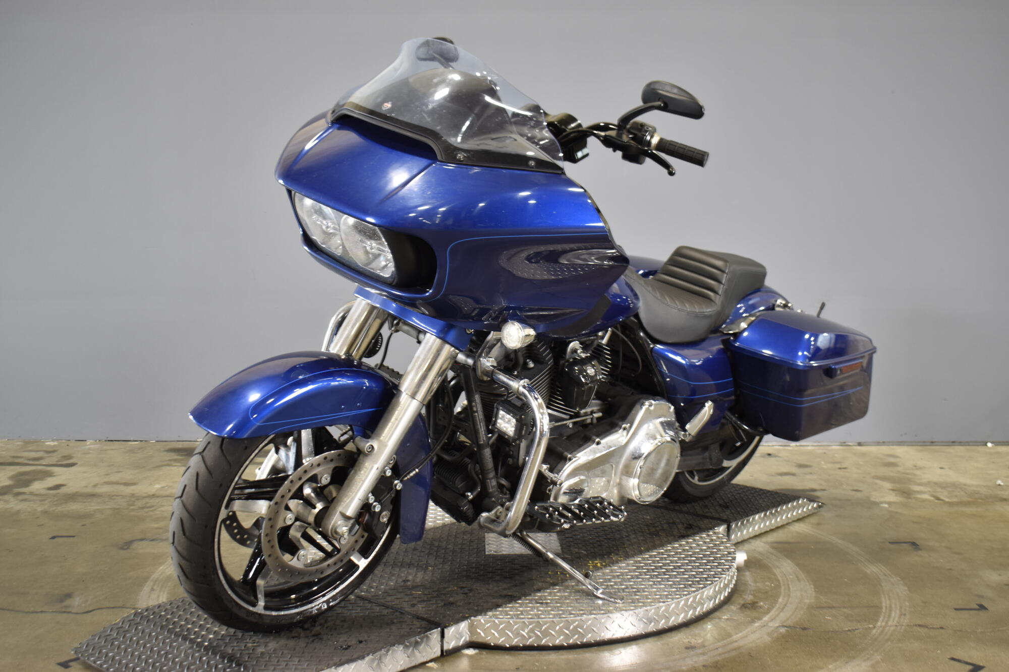 2016 Harley-Davidson® Road Glide® Special Superior Blue, photo 4