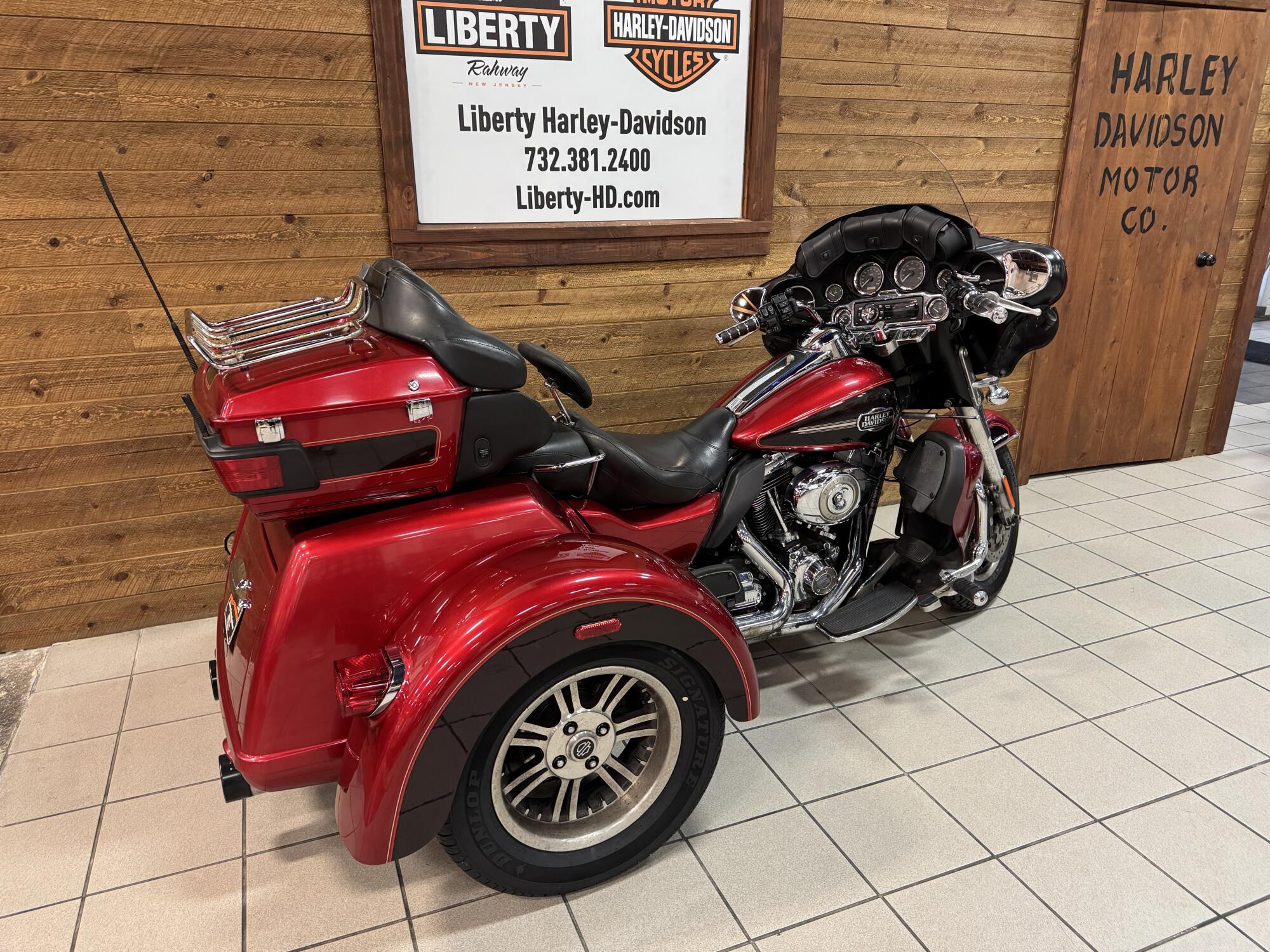 2012 Harley-Davidson® Tri Glide® Ultra Ember Red Sunglo FLHTCUTG, photo 8