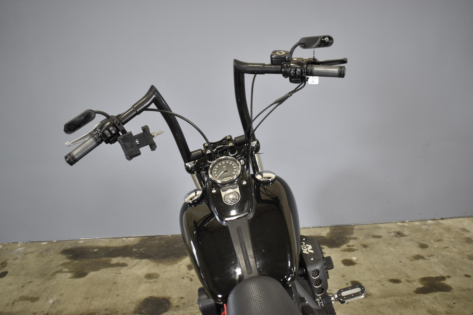 2017 Harley-Davidson® Fat Bob® Vivid Black, photo 8