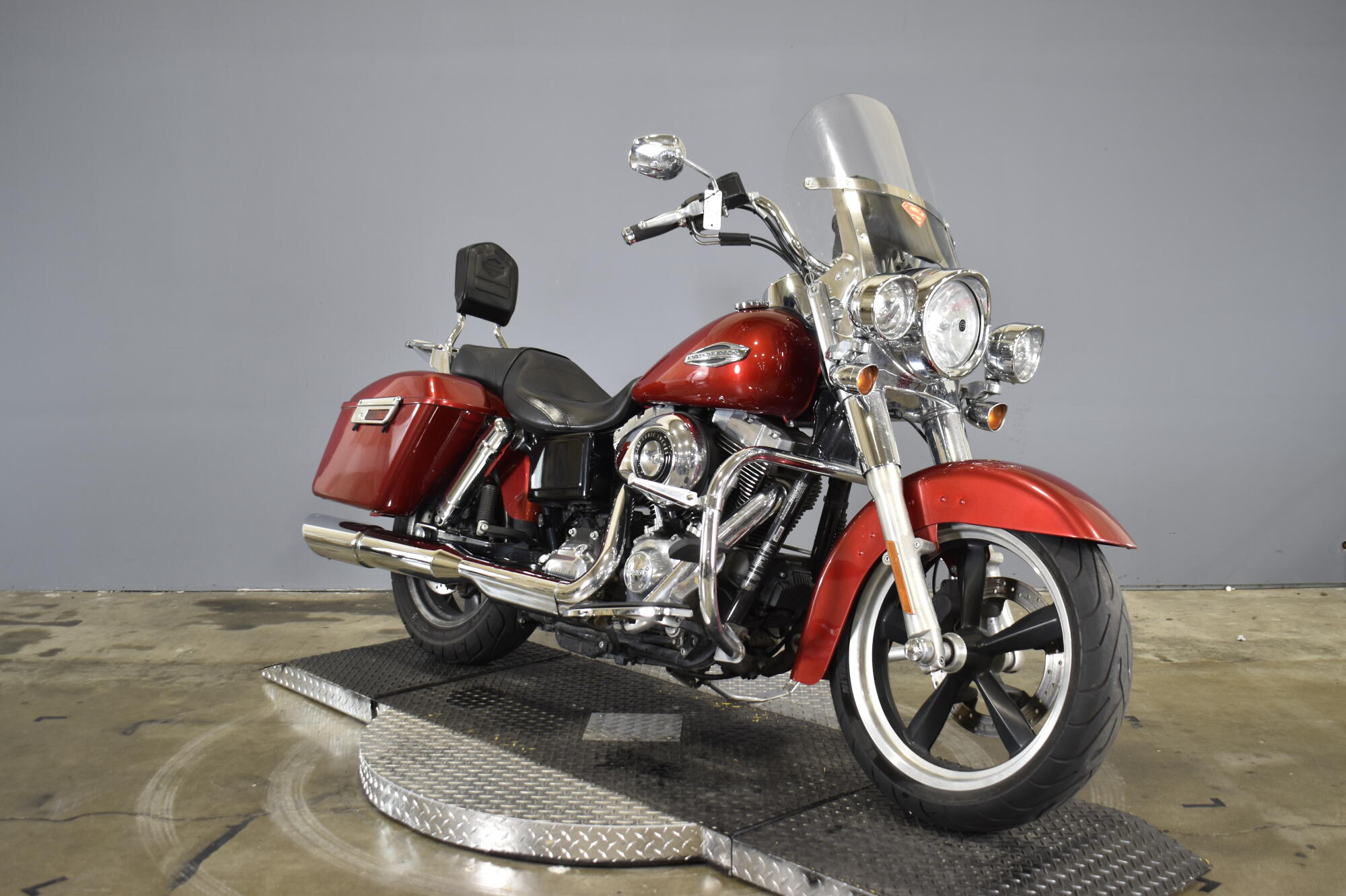 2013 Harley-Davidson® Switchback™ Ember Red Sunglo, photo 2