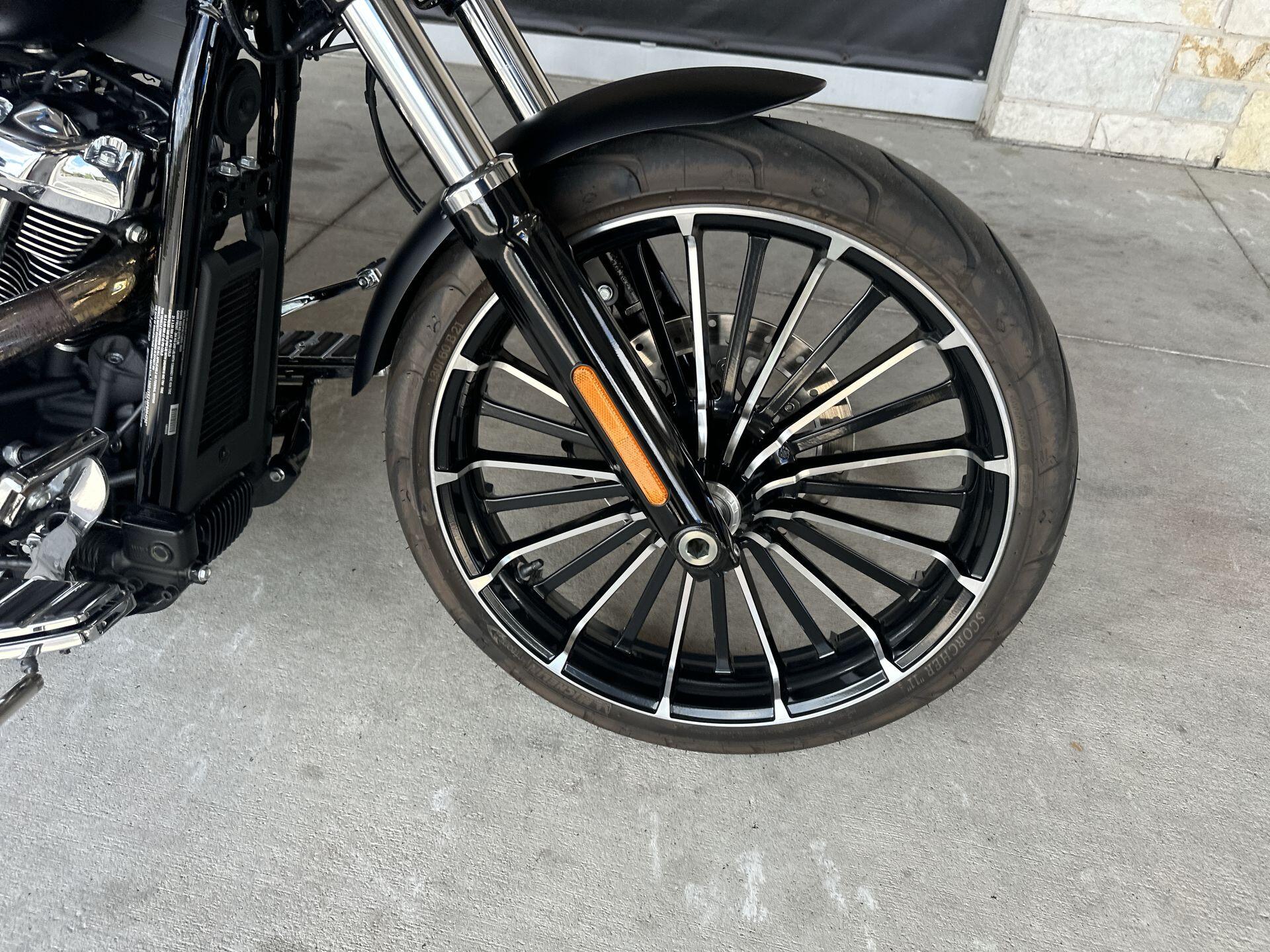 2023 Harley-Davidson® Breakout® FXBR, photo 12