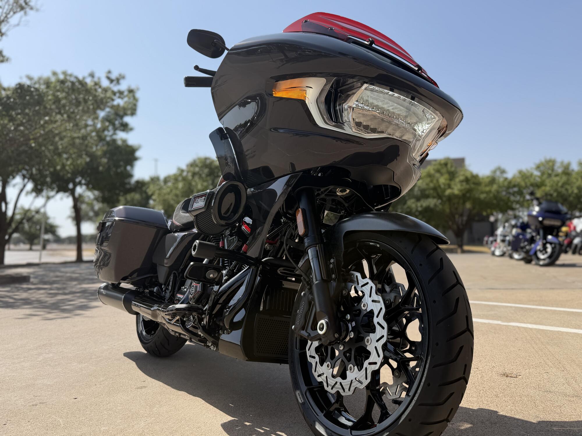2026 Harley-Davidson® CVO Road Glide ST Inferno Gray, photo 9