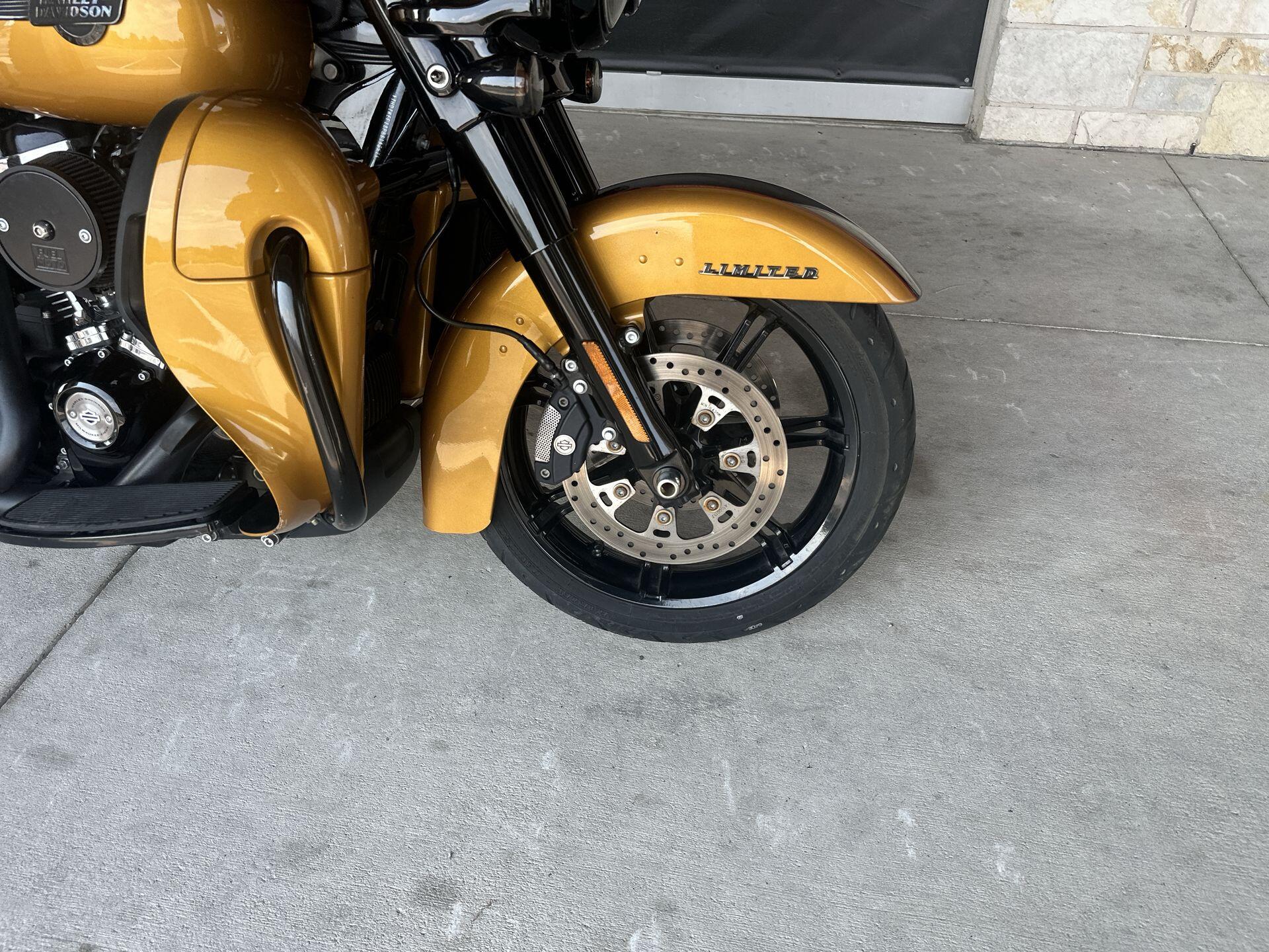 2023 Harley-Davidson® Ultra Limited FLHTK, photo 12