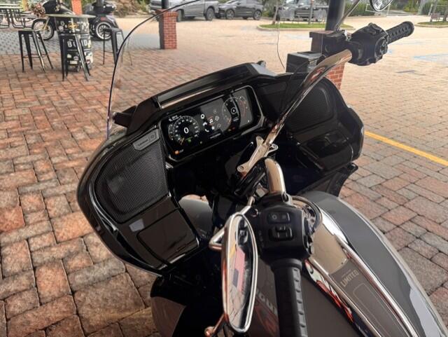 2026 Harley-Davidson® Road Glide Limited FLTRXL, photo 6