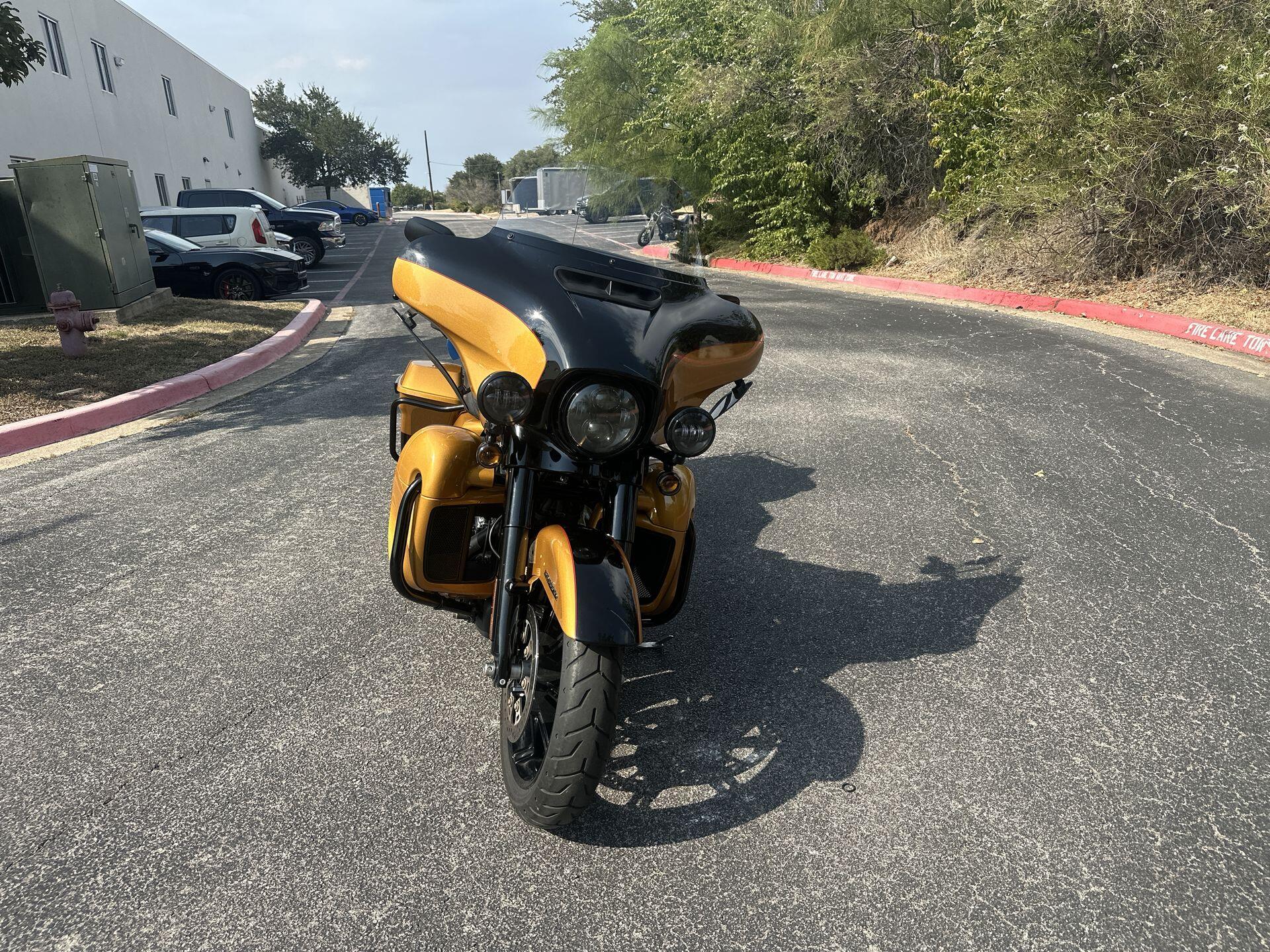 2023 Harley-Davidson® Ultra Limited FLHTK, photo 5