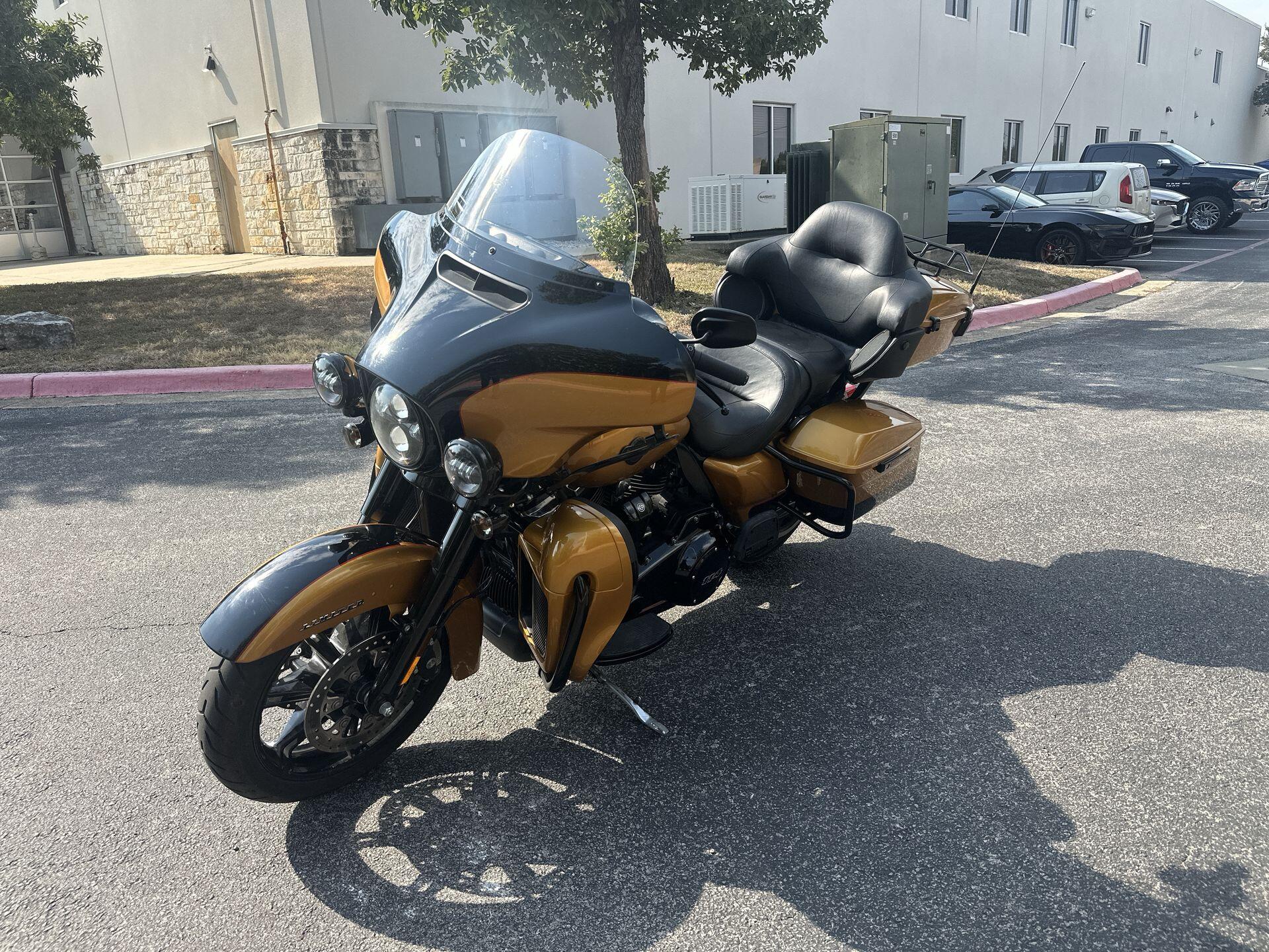 2023 Harley-Davidson® Ultra Limited FLHTK, photo 6
