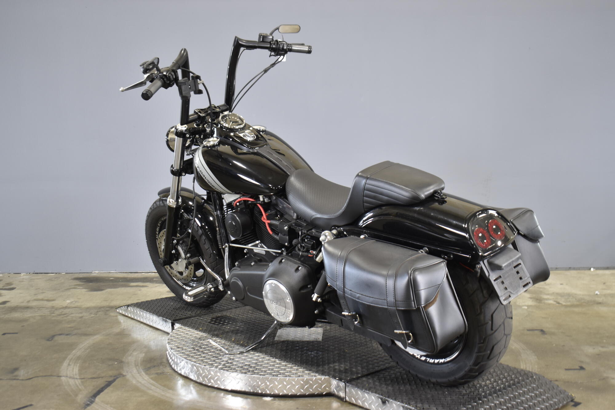 2017 Harley-Davidson® Fat Bob® Vivid Black, photo 6