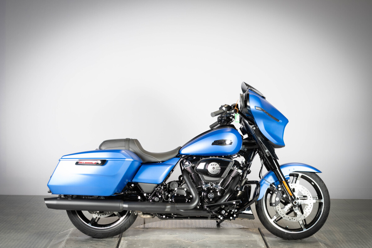 2026 Harley-Davidson® Street Glide® FLHX, photo 2