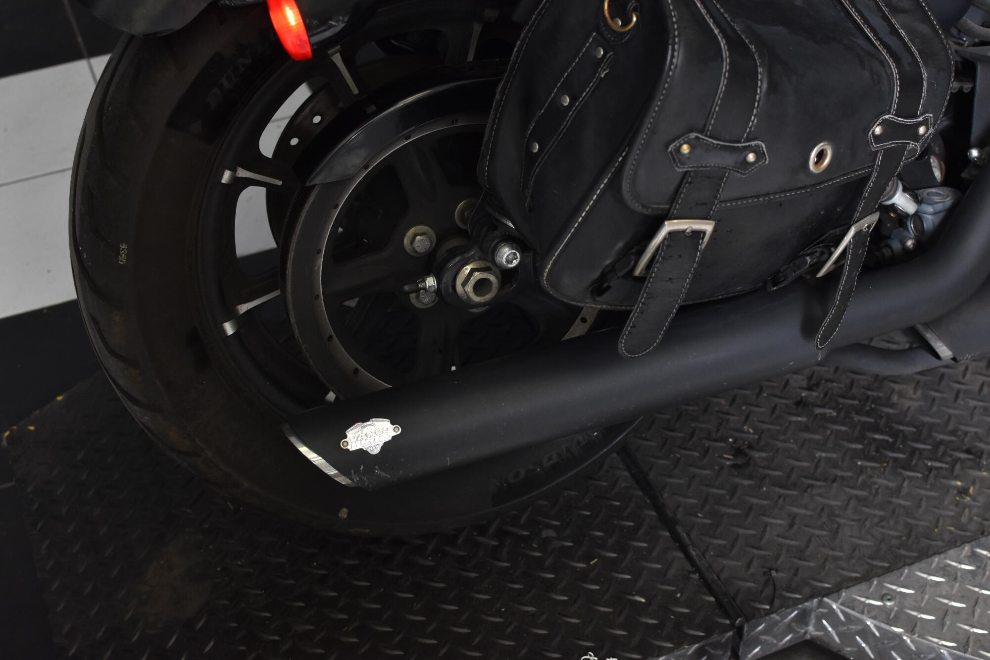 2020 Harley-Davidson® Iron 883™ Black Denim XL883N, photo 13