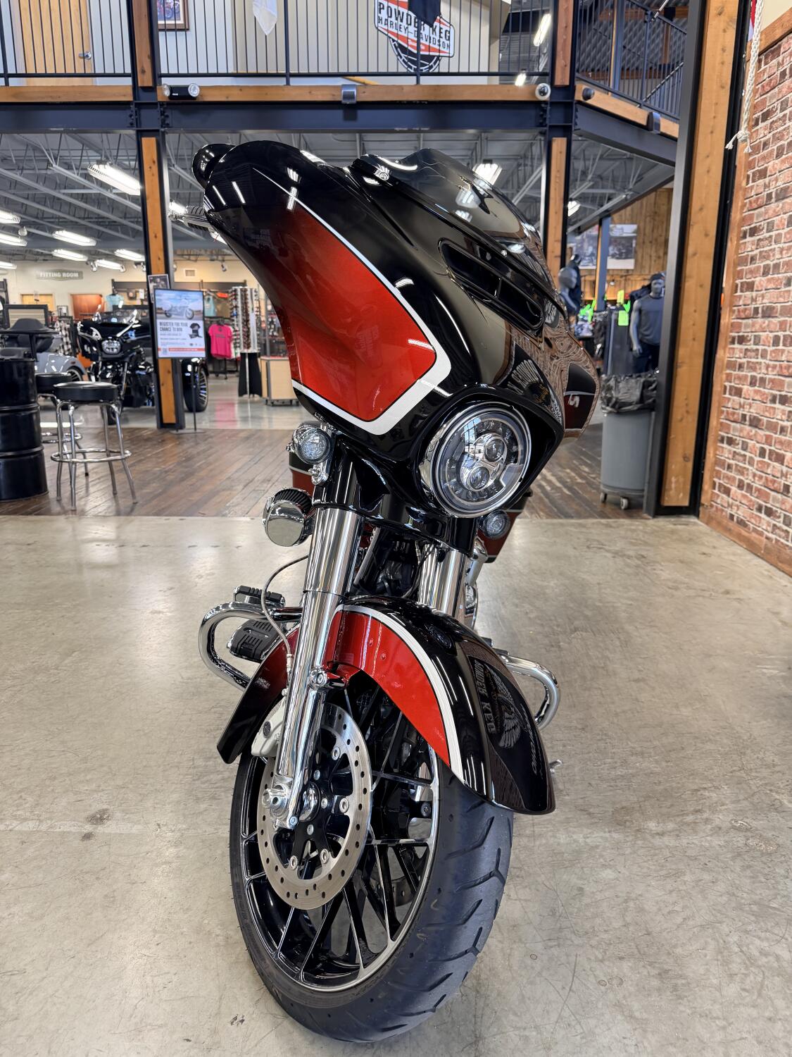 2021 Harley-Davidson® CVO™ Street Glide® FLHXSE, photo 15