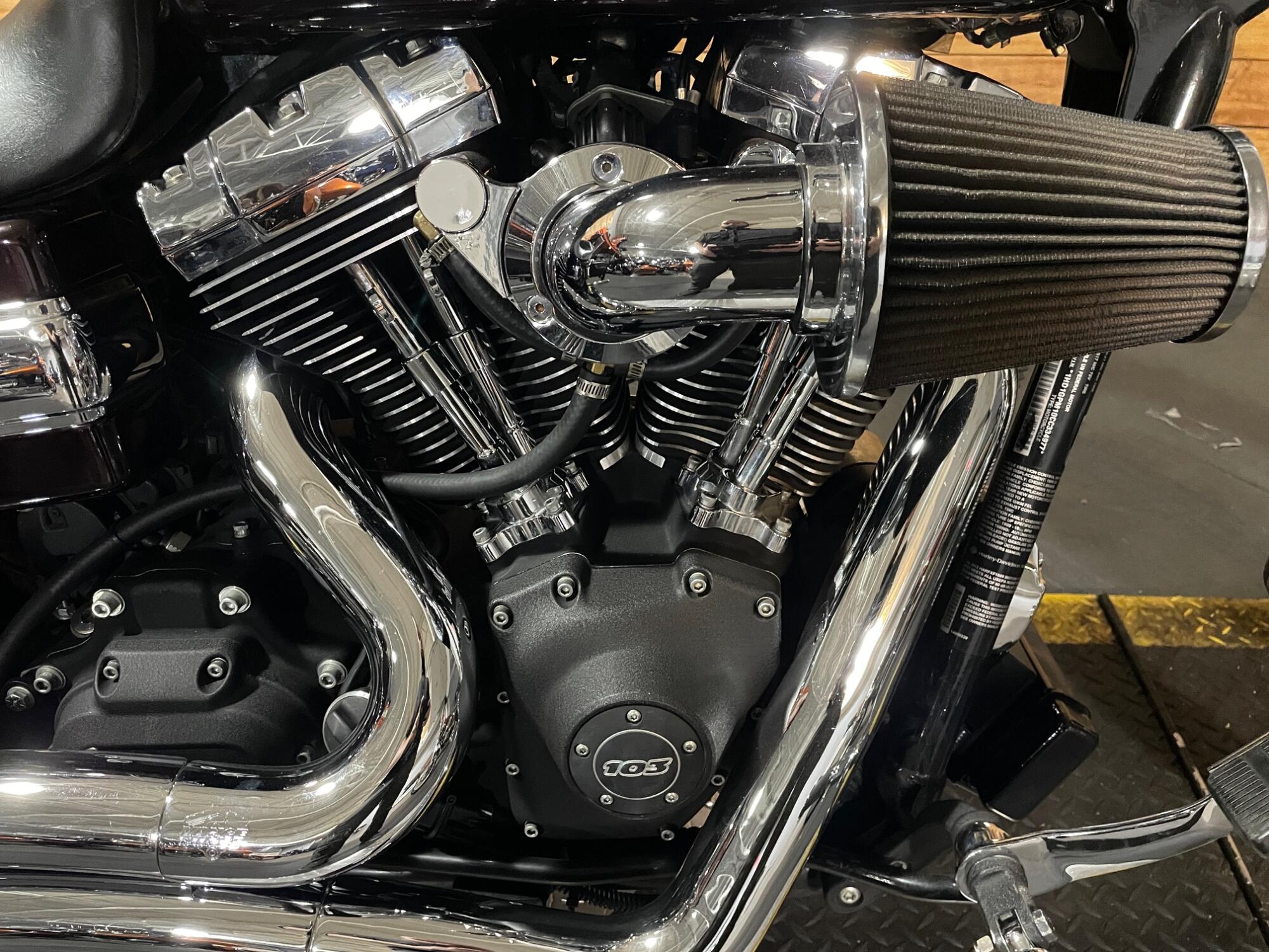 2012 Harley-Davidson® Wide Glide® FXDWG, photo 3