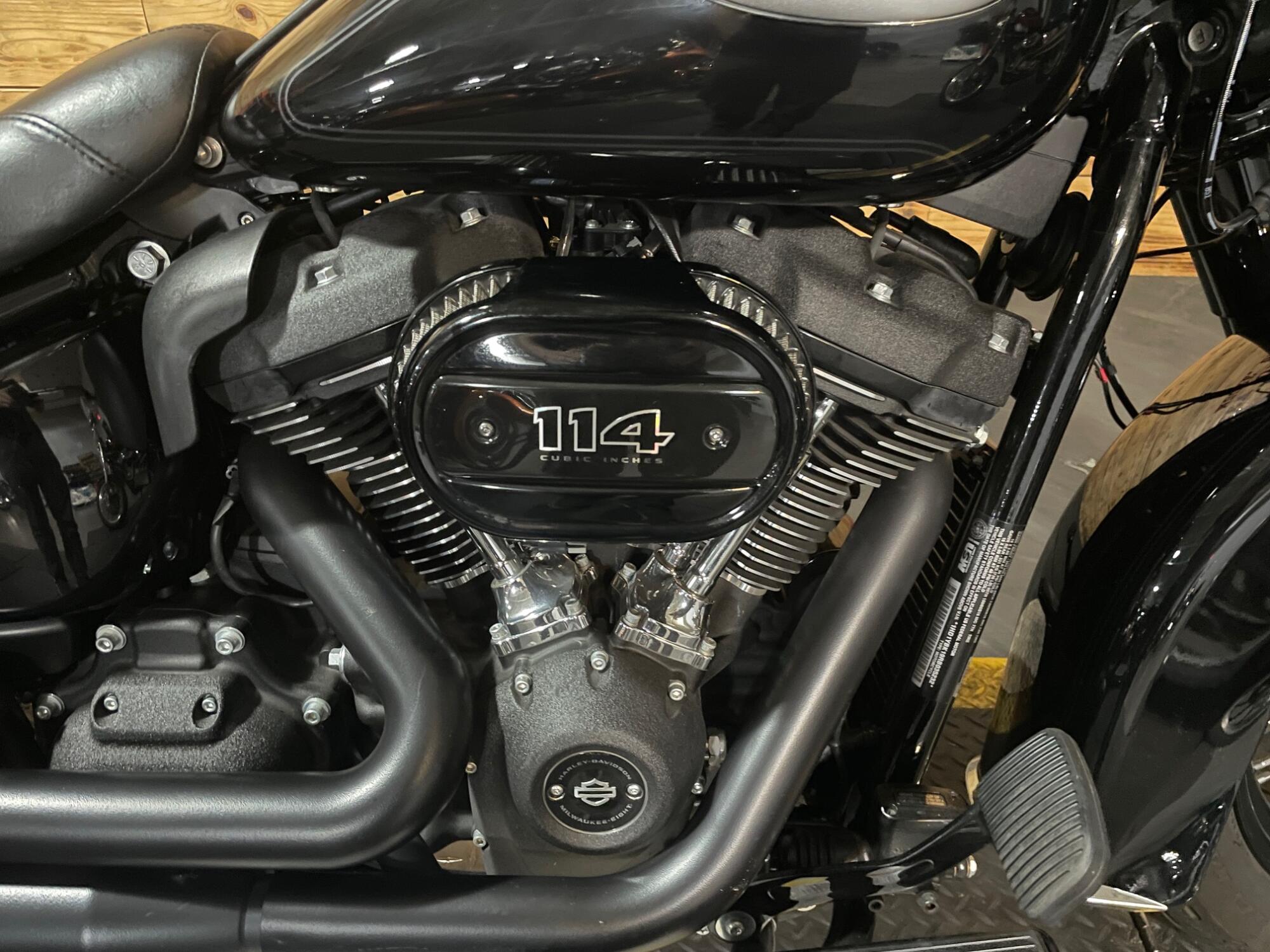 2024 Harley-Davidson® Heritage Classic FLHCS, photo 3