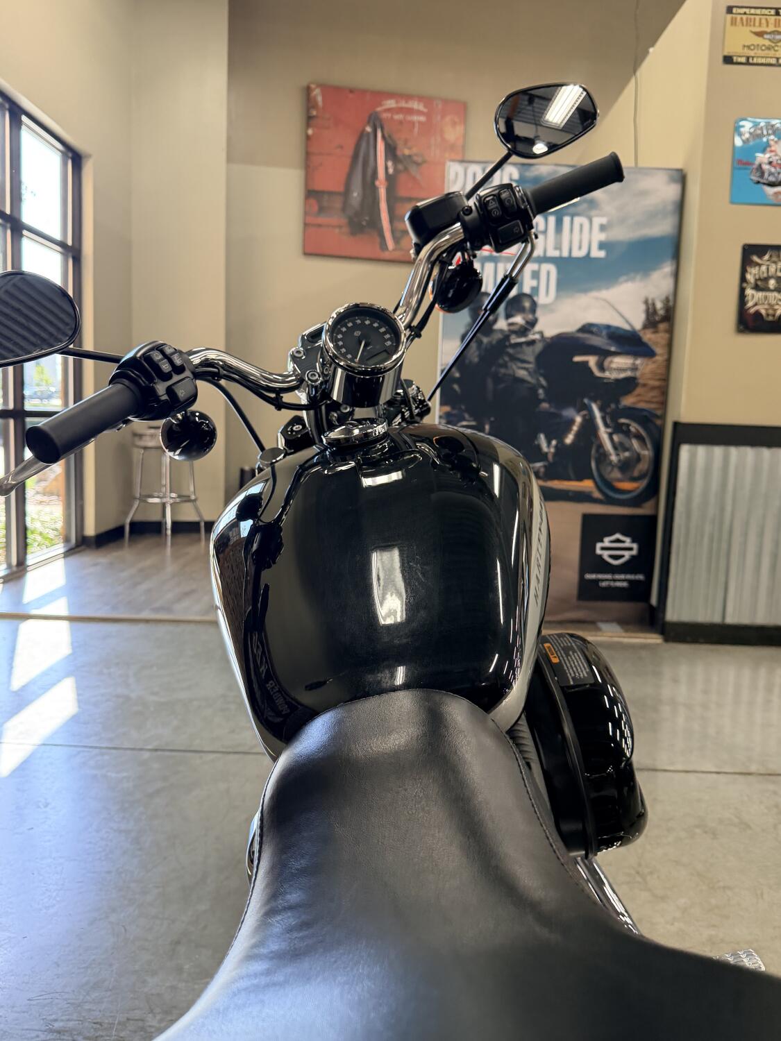 2018 Harley-Davidson® 1200 Custom XL1200C, photo 5