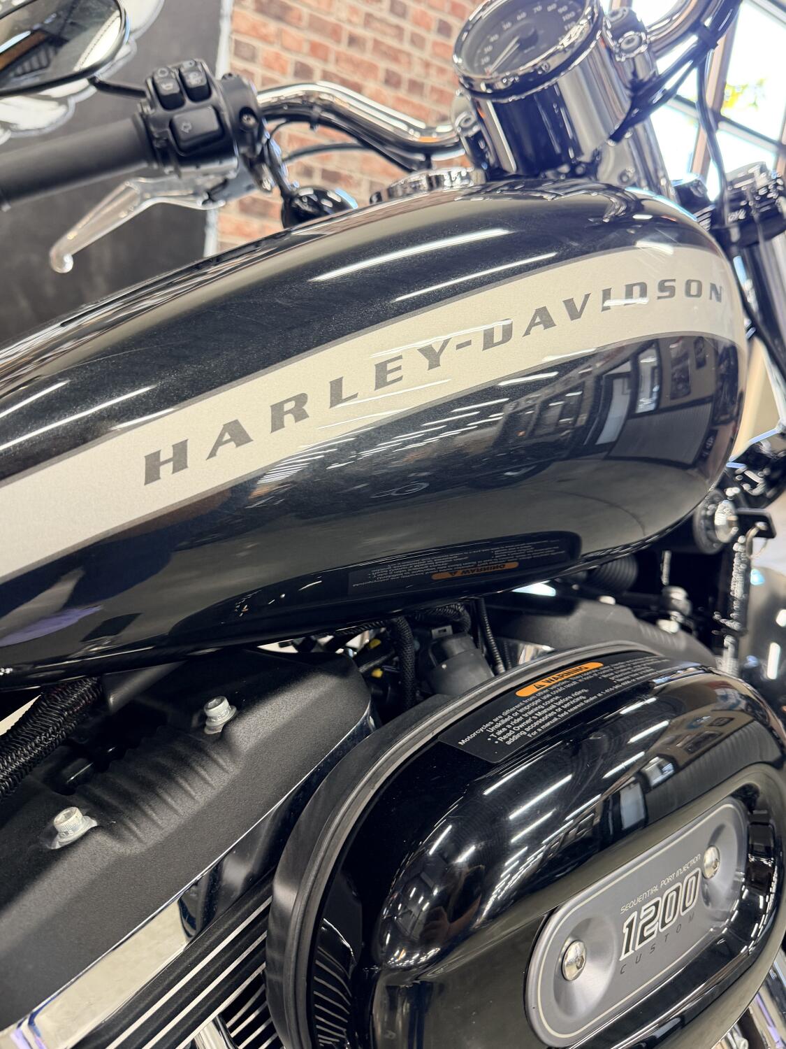 2018 Harley-Davidson® 1200 Custom XL1200C, photo 4
