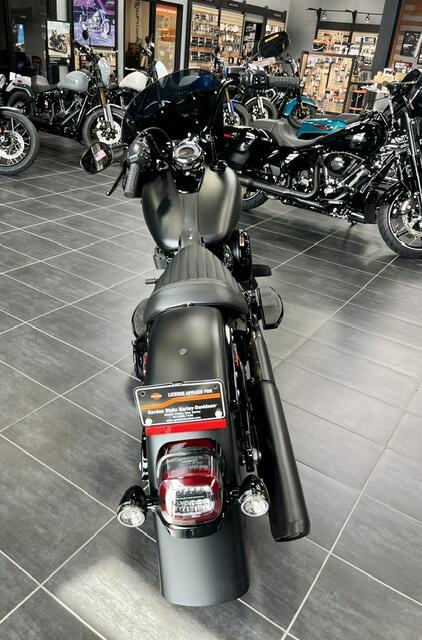 2026 Harley-Davidson® Deadwood™, photo 2