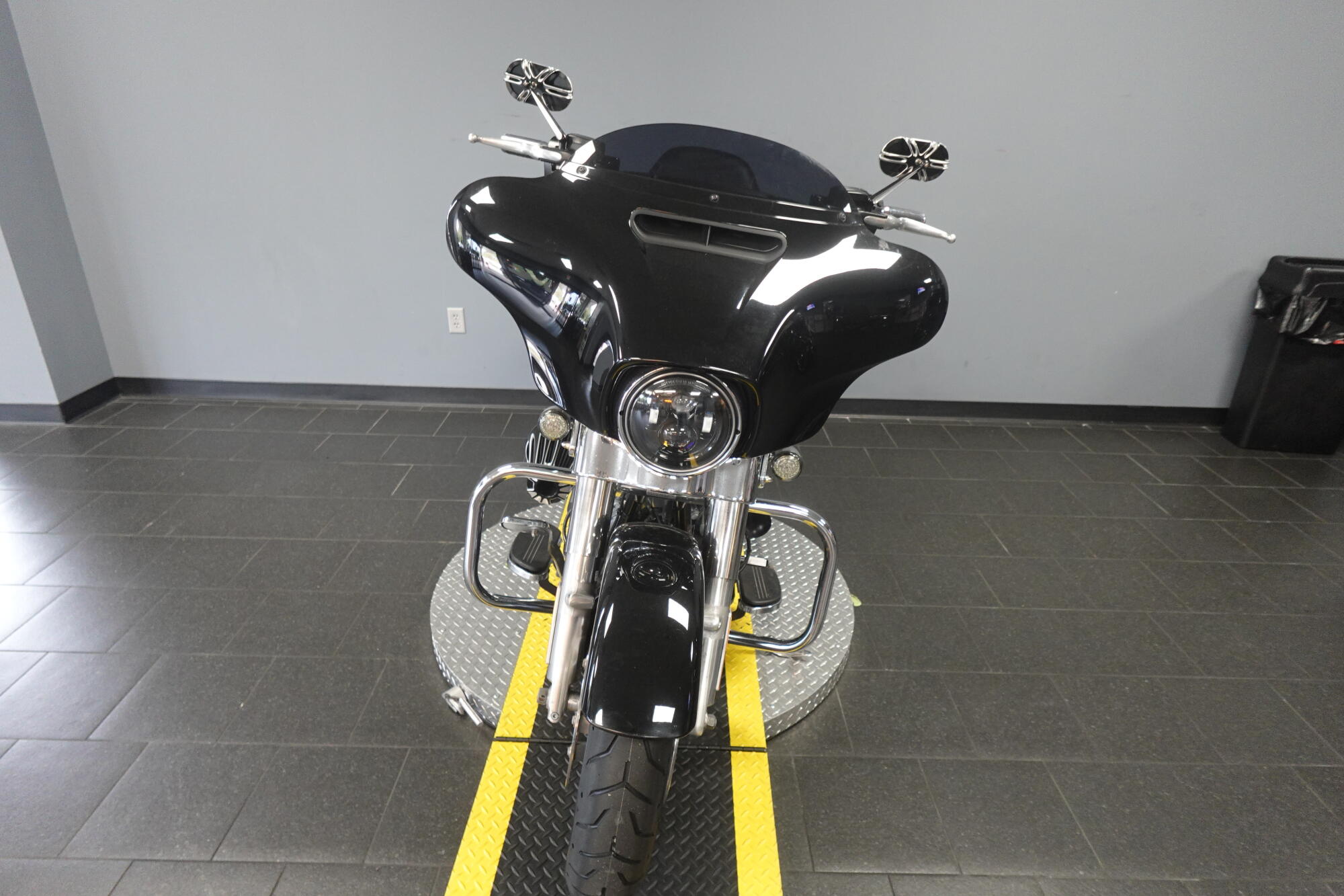 2019 Harley-Davidson® Street Glide® FLHX, photo 3