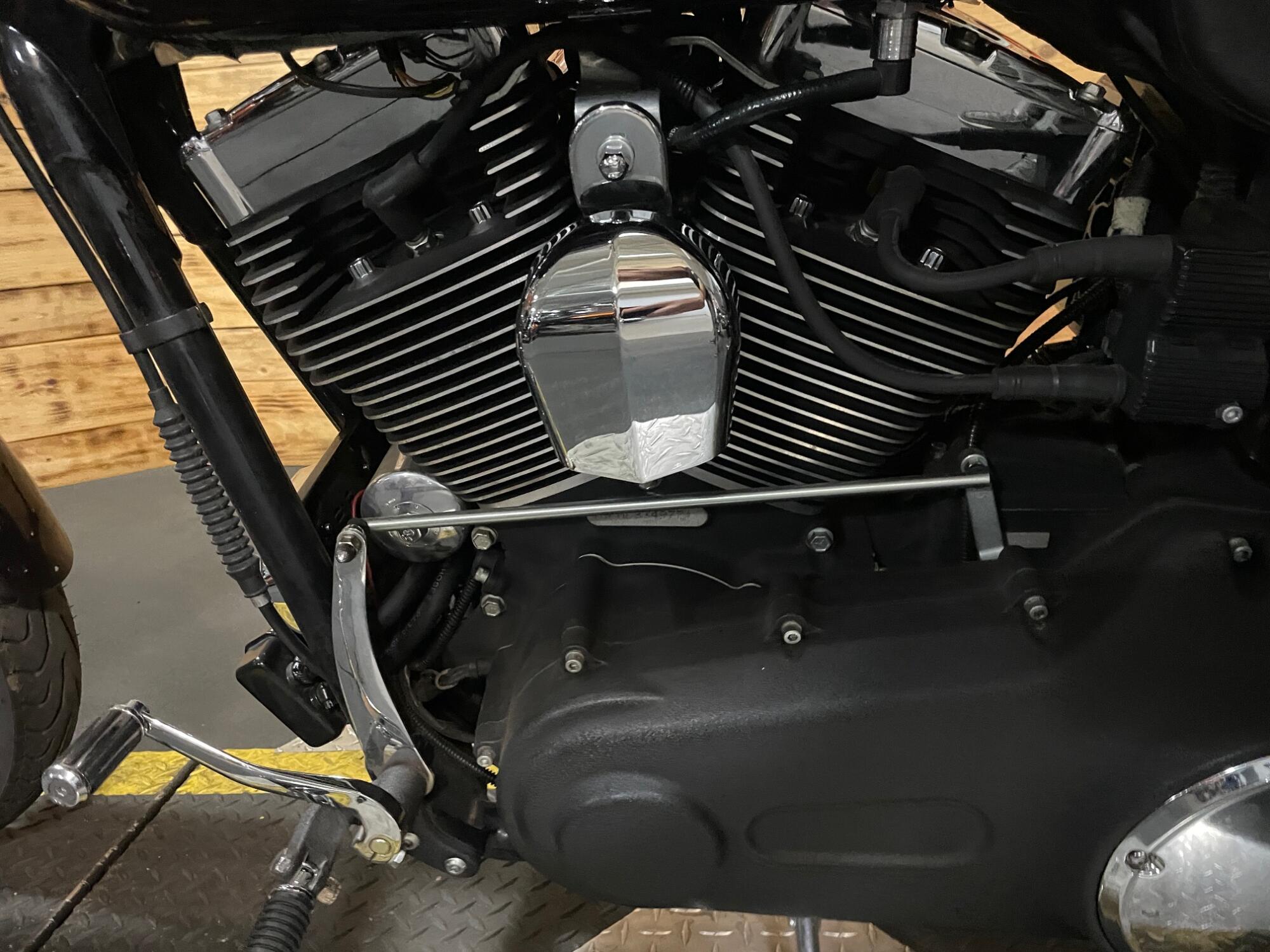 2012 Harley-Davidson® Wide Glide® FXDWG, photo 10