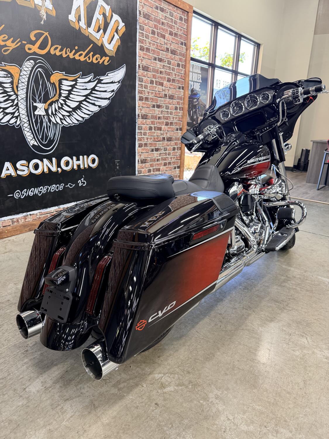 2021 Harley-Davidson® CVO™ Street Glide® FLHXSE, photo 9