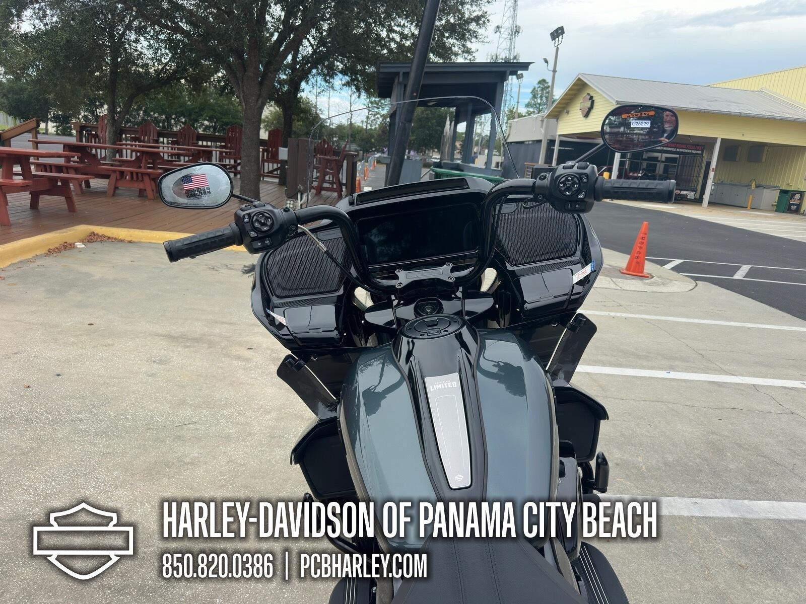 2026 Harley-Davidson® Road Glide Limited, photo 14