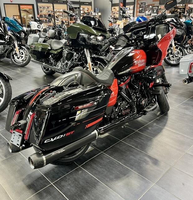 2026 Harley-Davidson® CVO Road Glide ST, photo 6