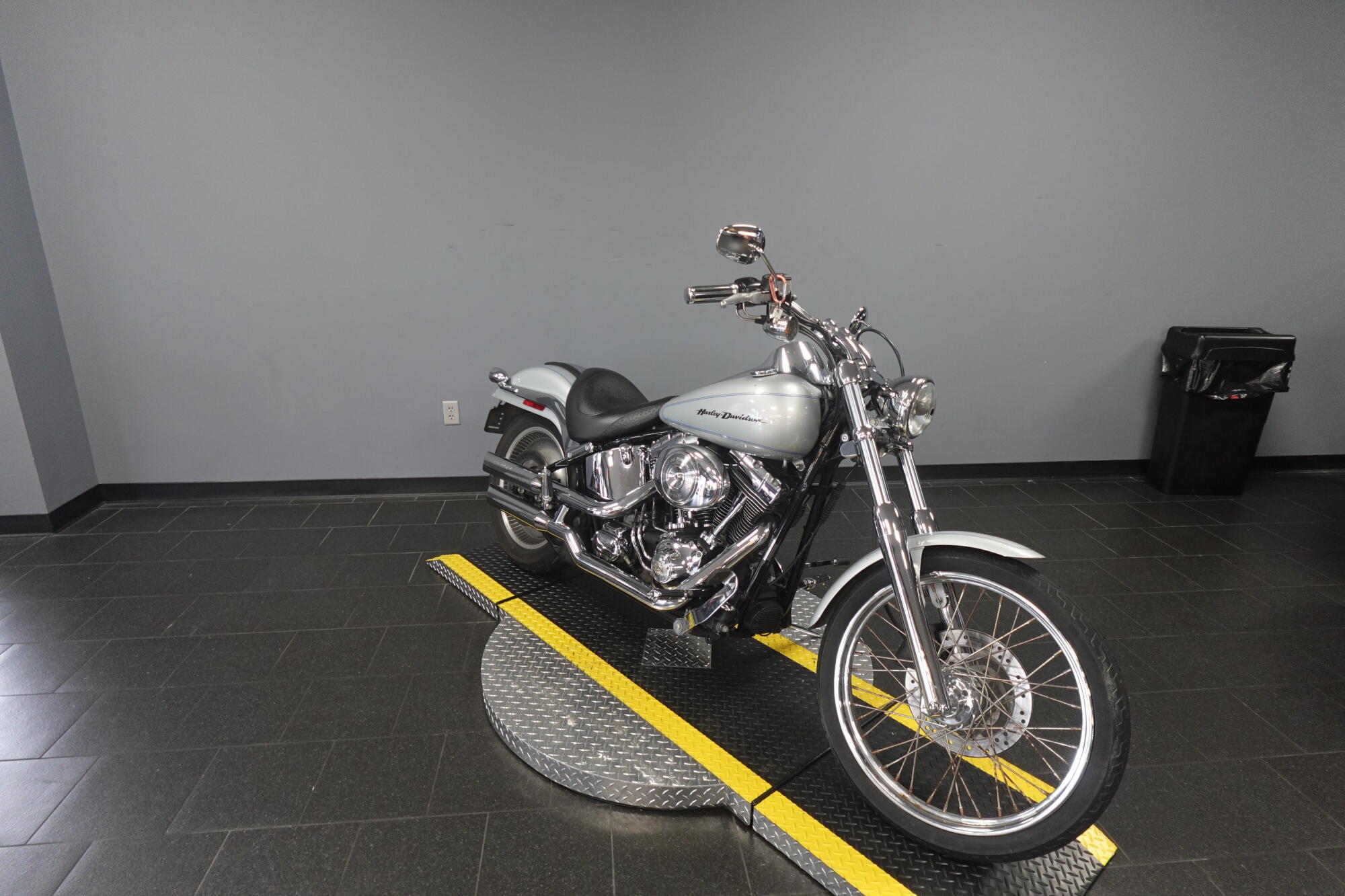 2006 Harley-Davidson® Softail Deuce FXSTD, photo 2