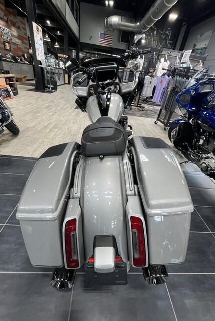 2023 Harley-Davidson® CVO™ Road Glide™, photo 4