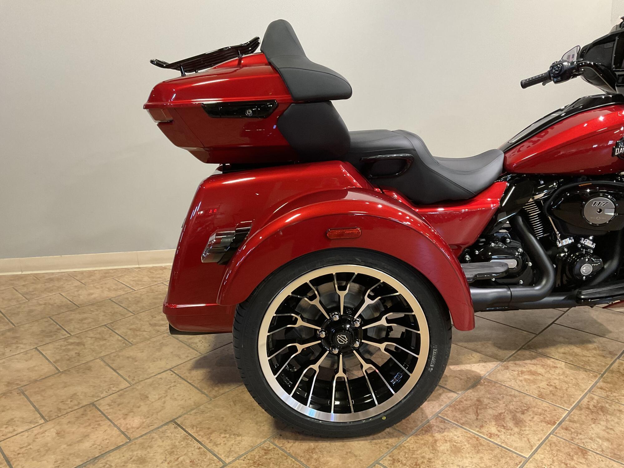 2026 Harley-Davidson® Street Glide 3 Limited Brilliant Red Black Trim FLHLT, photo 6