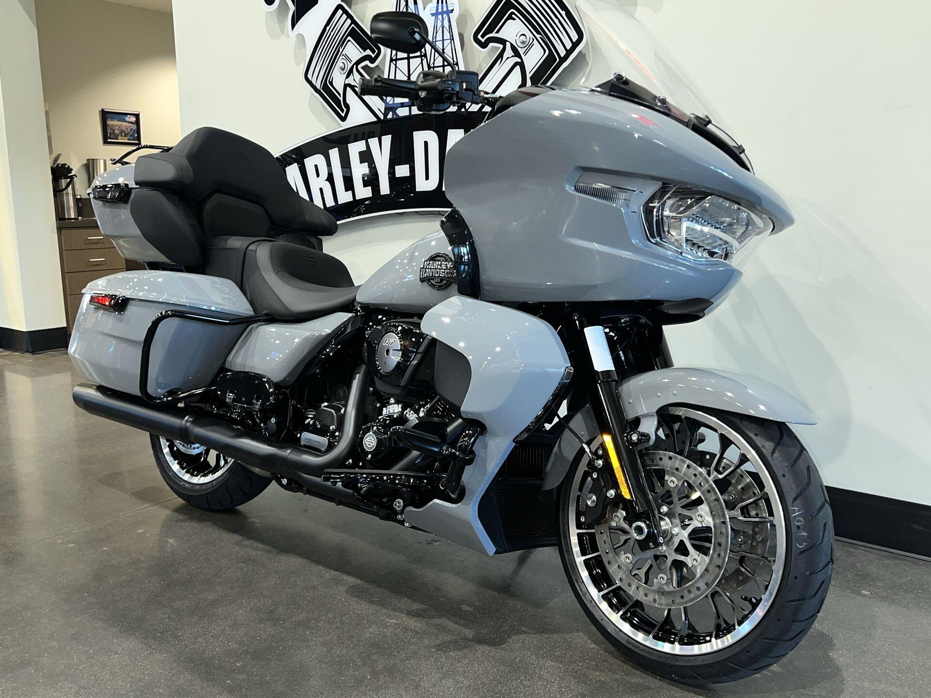 2026 Harley-Davidson® Road Glide Limited FLTRXL, photo 3