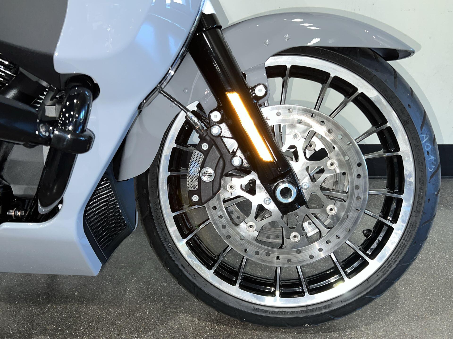 2026 Harley-Davidson® Road Glide Limited FLTRXL, photo 4