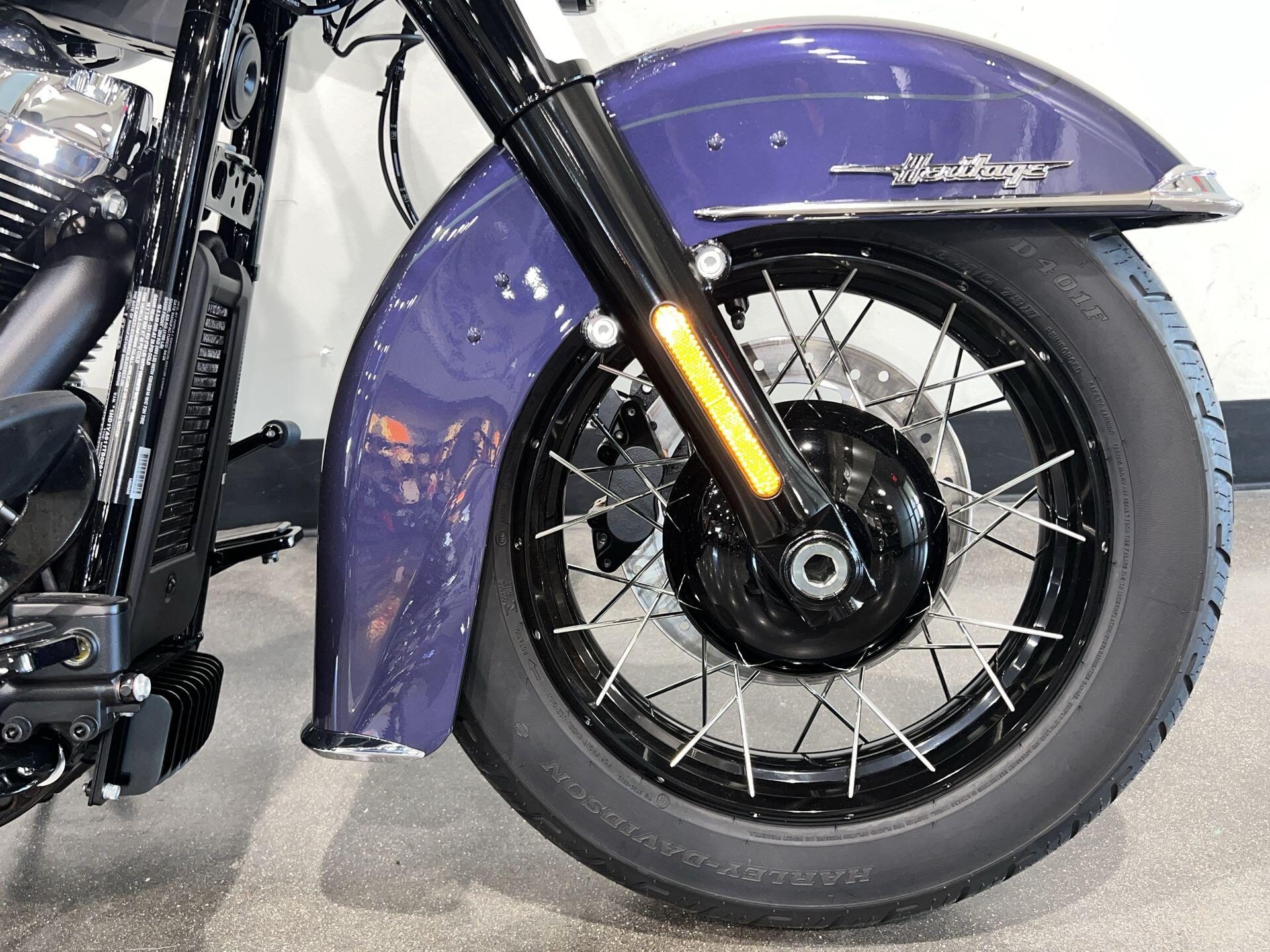 2026 Harley-Davidson® Heritage Classic® FLHC, photo 4