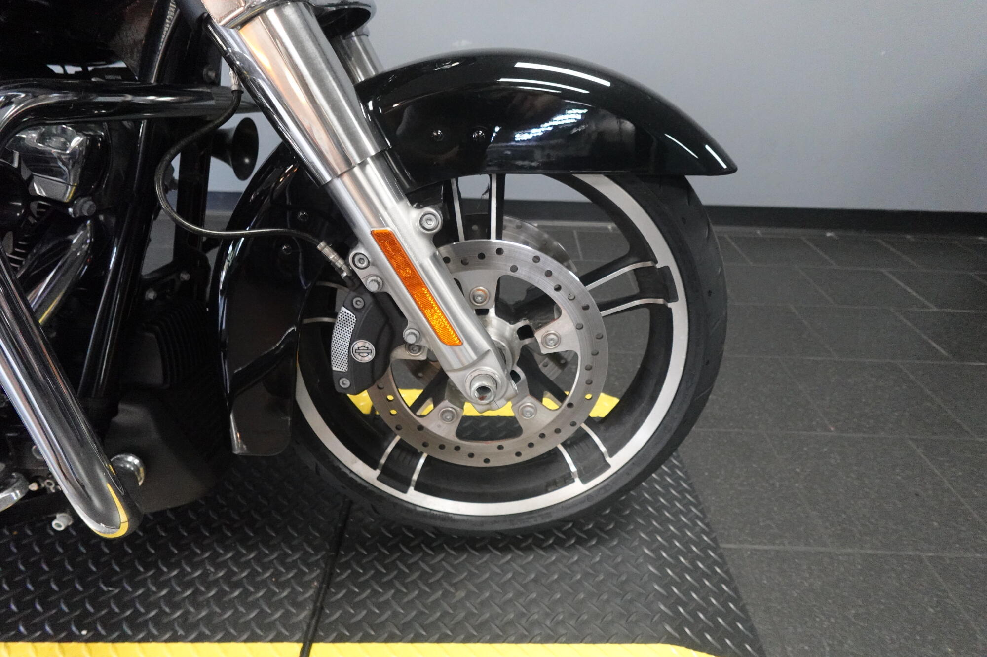 2019 Harley-Davidson® Street Glide® FLHX, photo 10