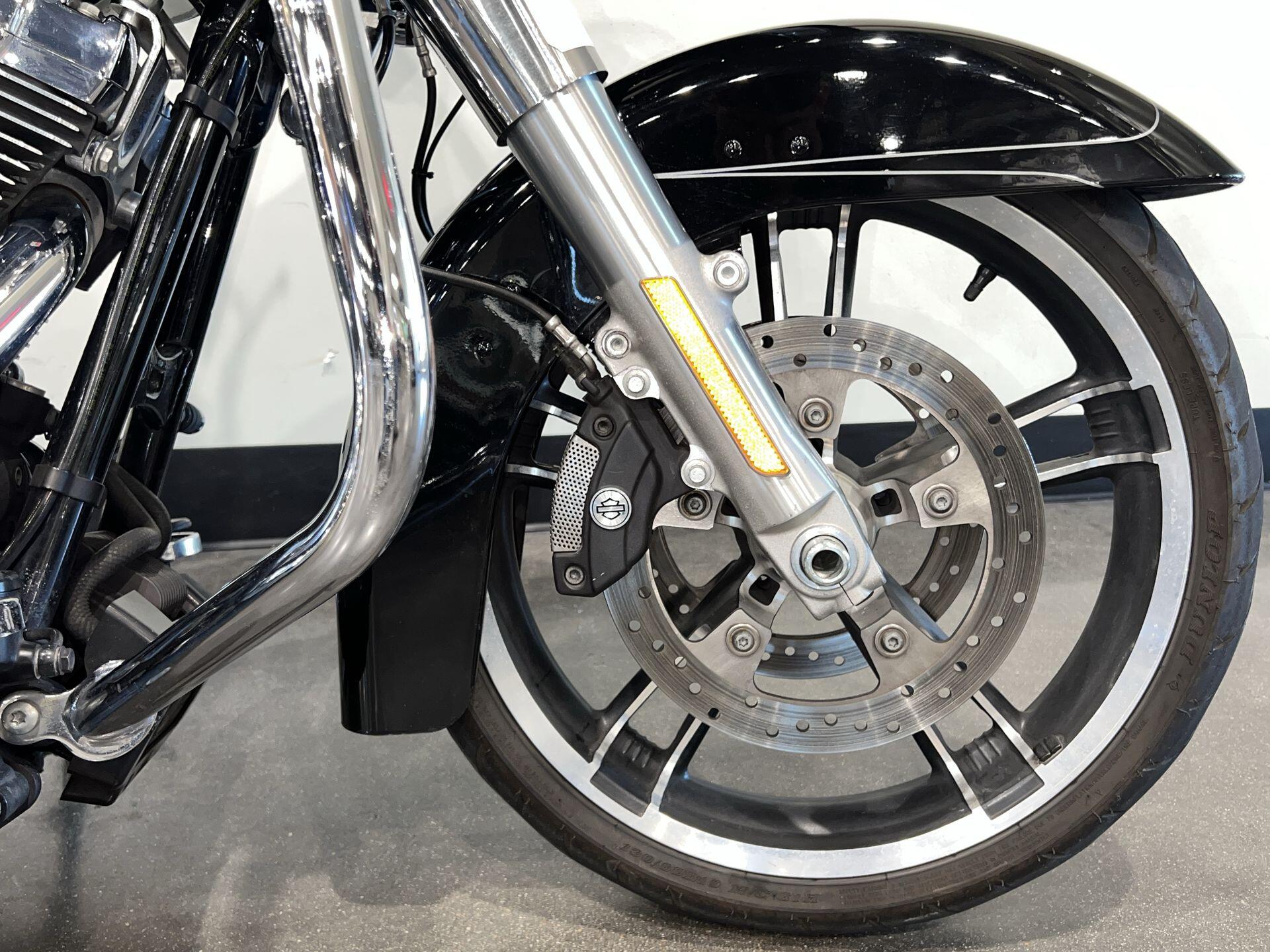 2015 Harley-Davidson® Road Glide® Special FLTRXS, photo 4