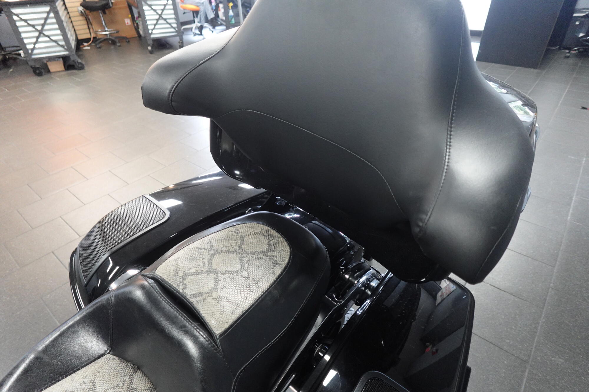 2019 Harley-Davidson® Street Glide® FLHX, photo 17