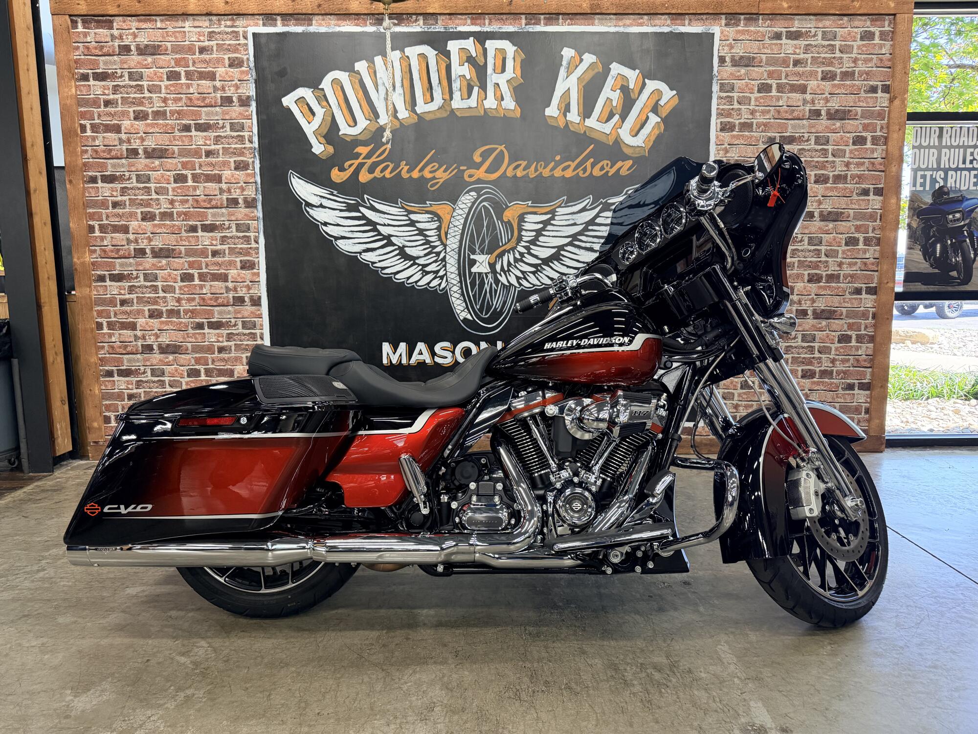 2021 Harley-Davidson® CVO™ Street Glide® FLHXSE