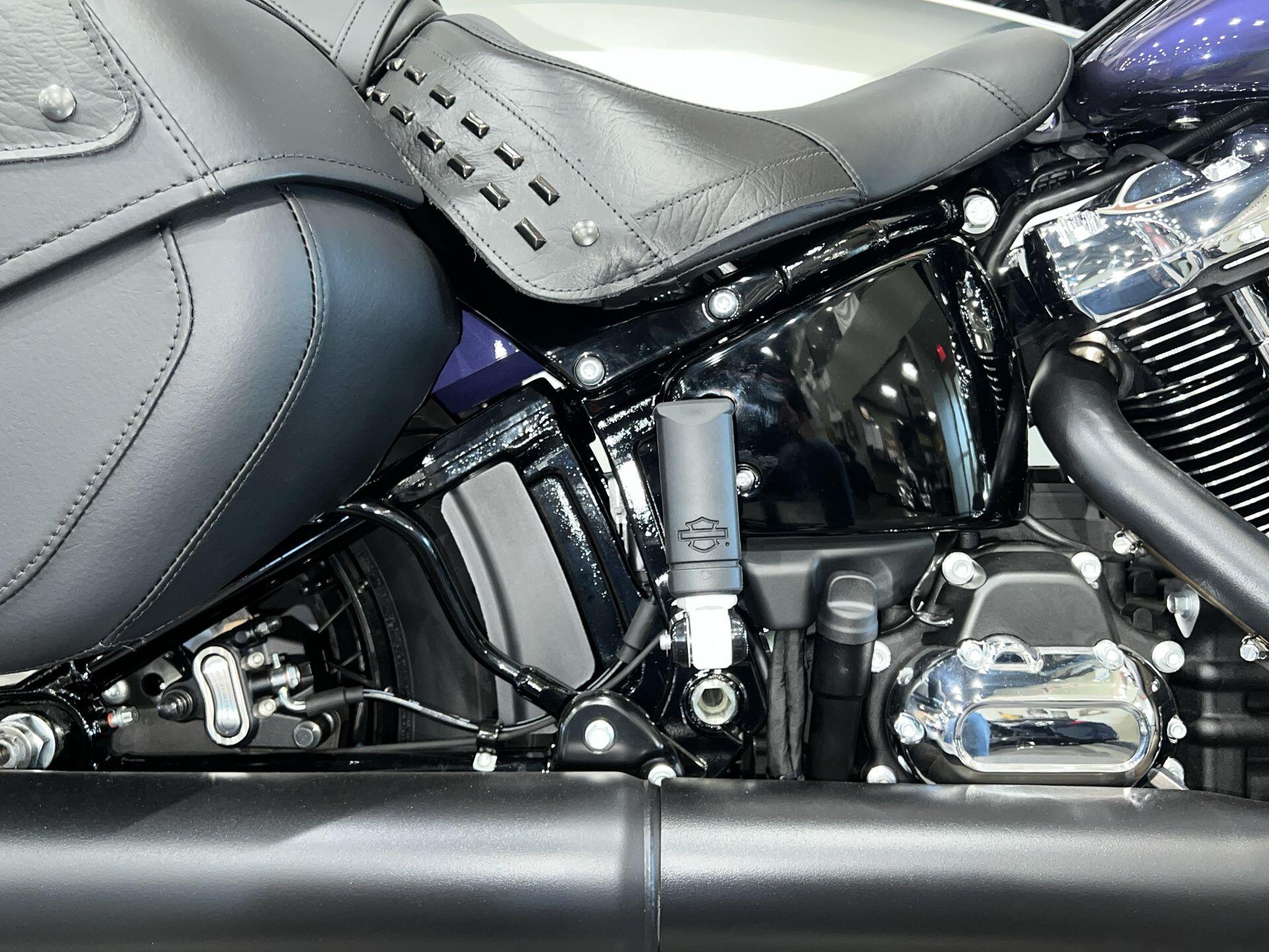 2026 Harley-Davidson® Heritage Classic® FLHC, photo 8