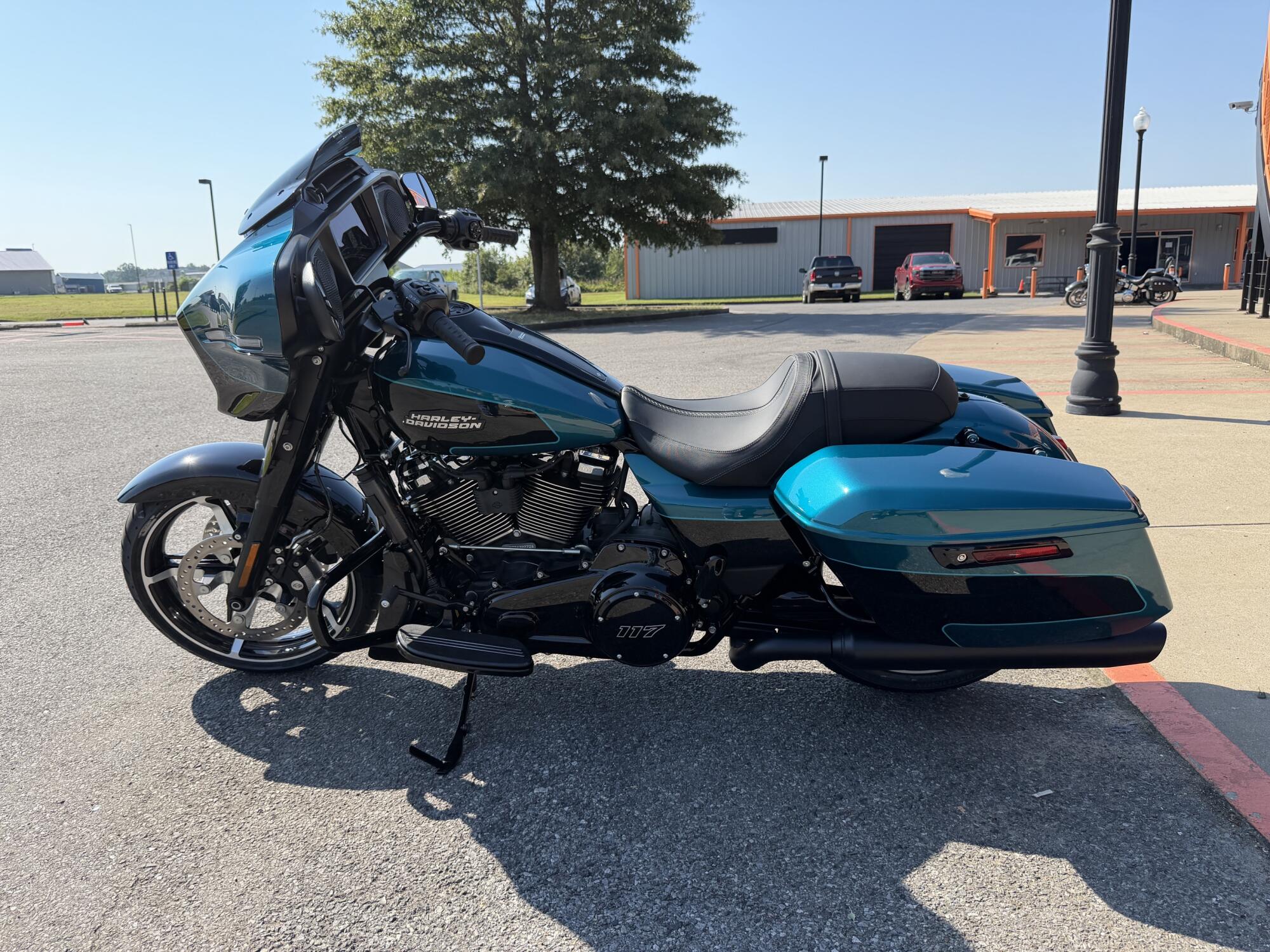 2026 Harley-Davidson® Street Glide® Teal Thunder / Vivid Black Black Trim, photo 7