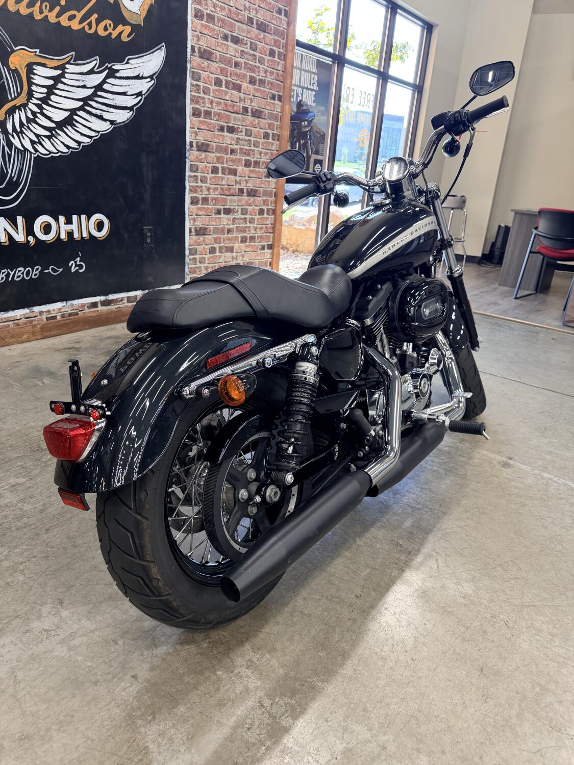 2018 Harley-Davidson® 1200 Custom XL1200C, photo 9