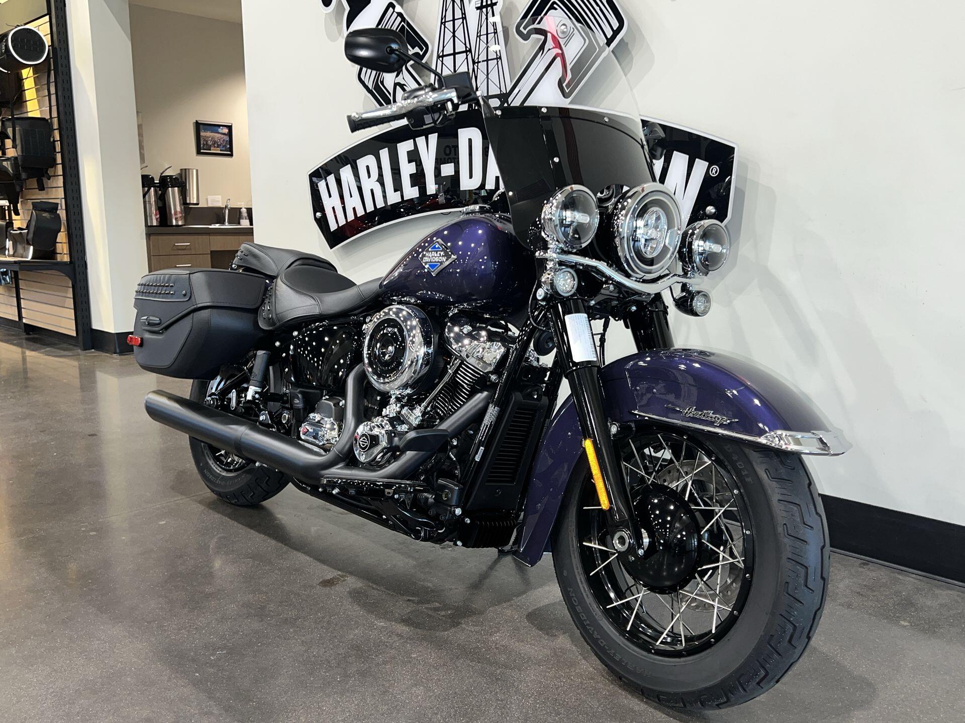 2026 Harley-Davidson® Heritage Classic® FLHC, photo 3
