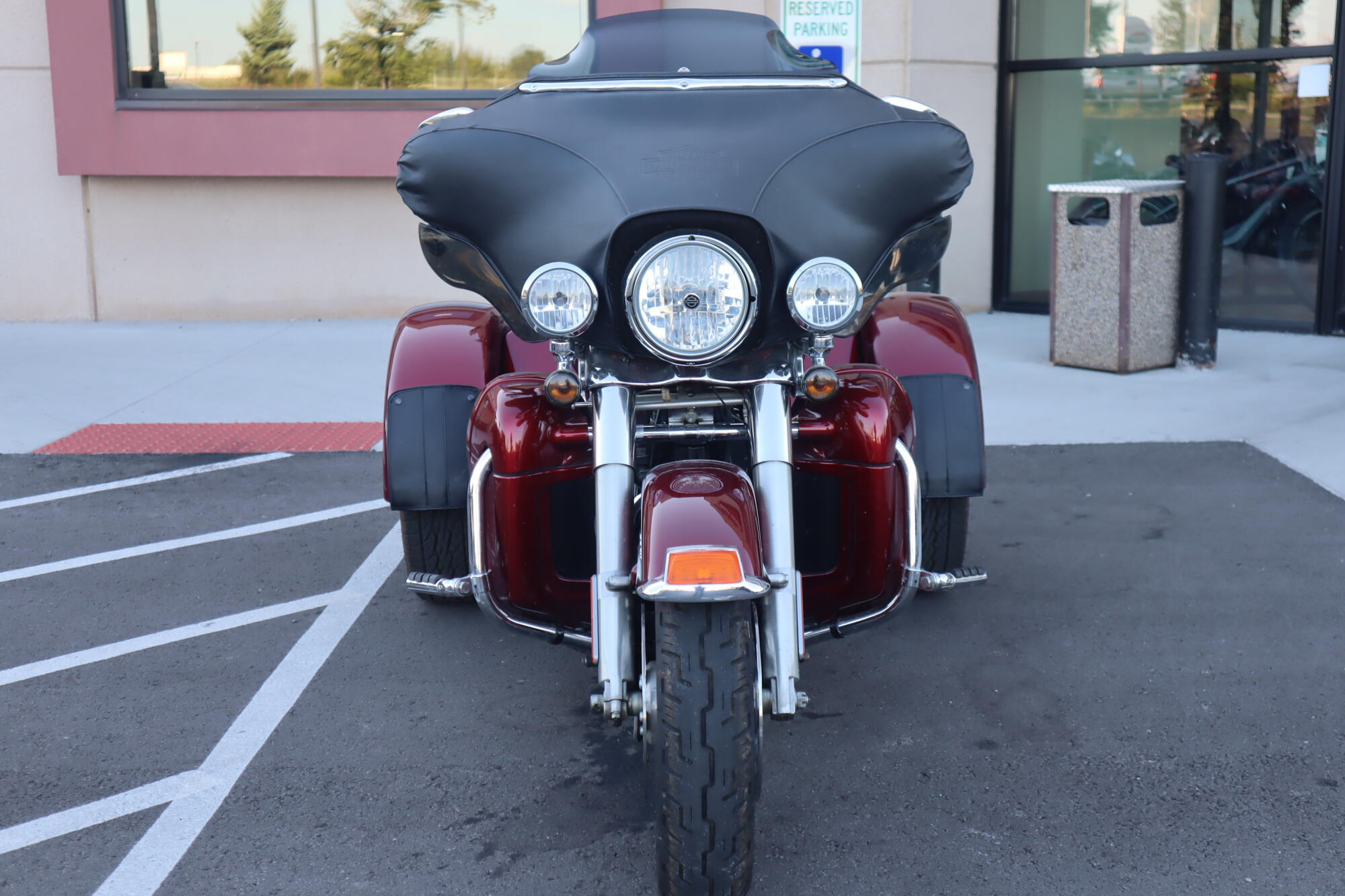 2011 Harley-Davidson® Tri Glide® Ultra Classic (FLHTCUTG), photo 3
