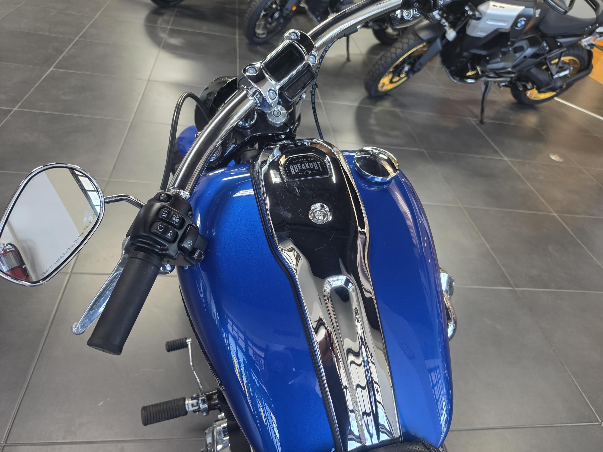 2024 Harley-Davidson® Breakout™ 117 Blue Burst FREE 2 YEAR WARRANTY INCLUDED, photo 6