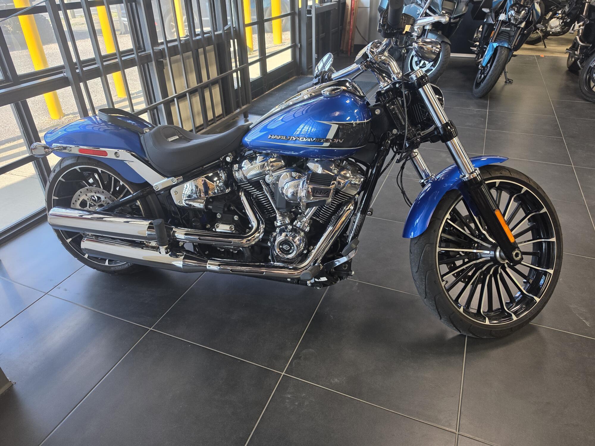 2024 Harley-Davidson® Breakout™ 117 Blue Burst FREE 2 YEAR WARRANTY INCLUDED
