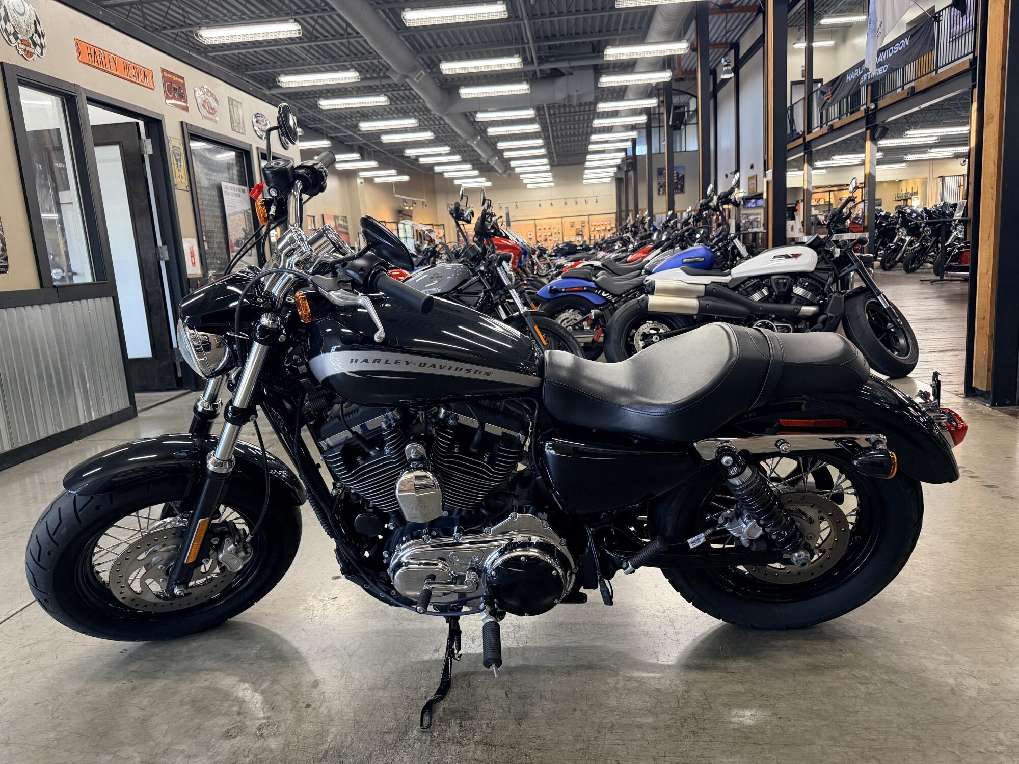 2018 Harley-Davidson® 1200 Custom XL1200C, photo 12