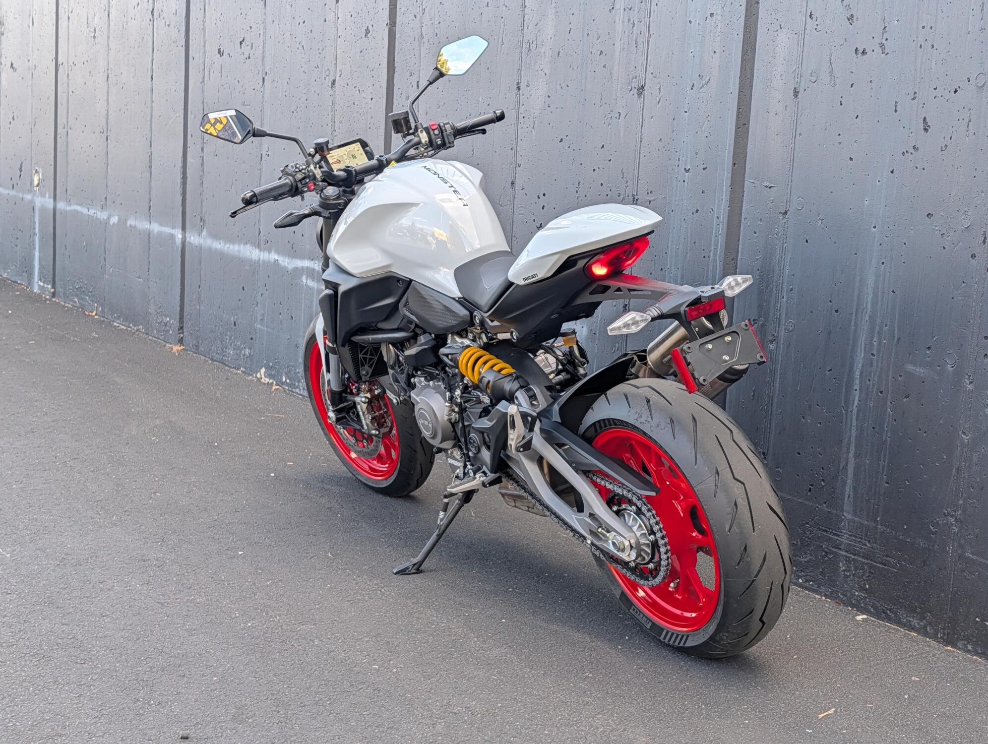 2027 DUCATI MONSTER 896 WHITE, photo 5