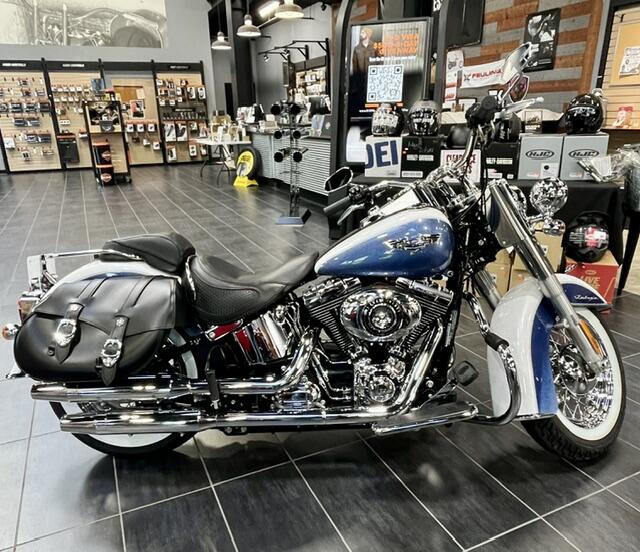 2015 Harley-Davidson® Softail® Deluxe, photo 2