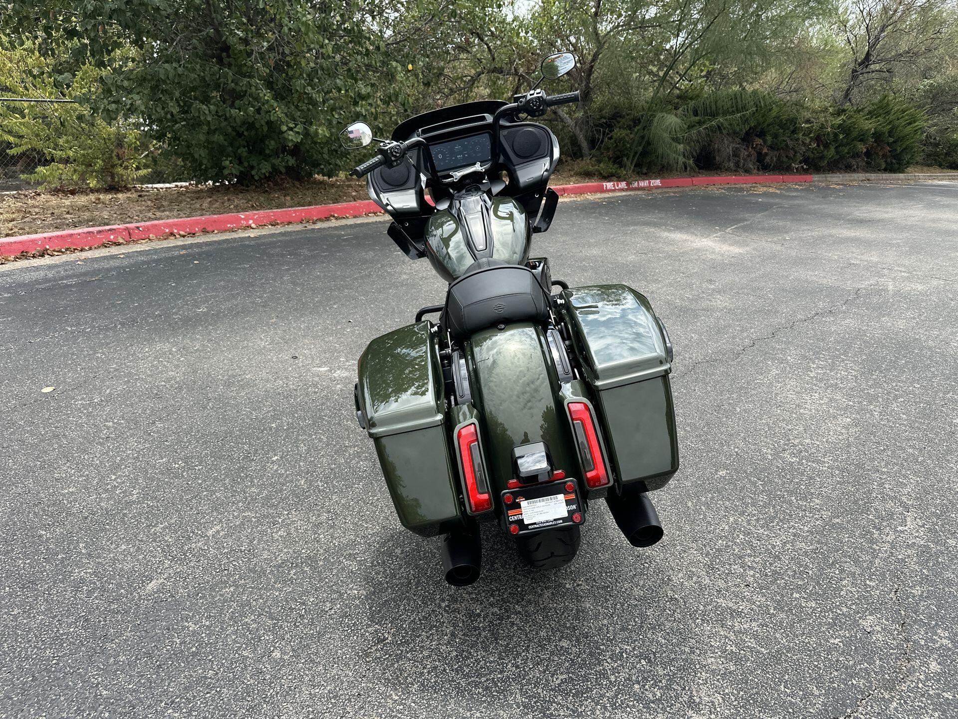 2026 Harley-Davidson® Road Glide® FLTRX, photo 9