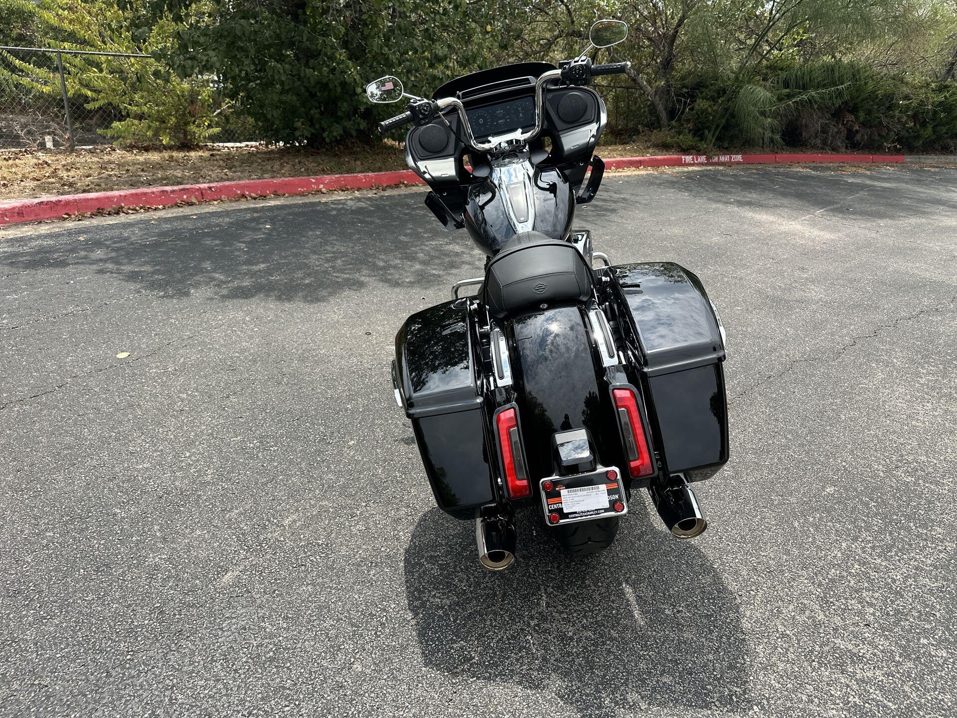 2026 Harley-Davidson® Road Glide® FLTRX, photo 9