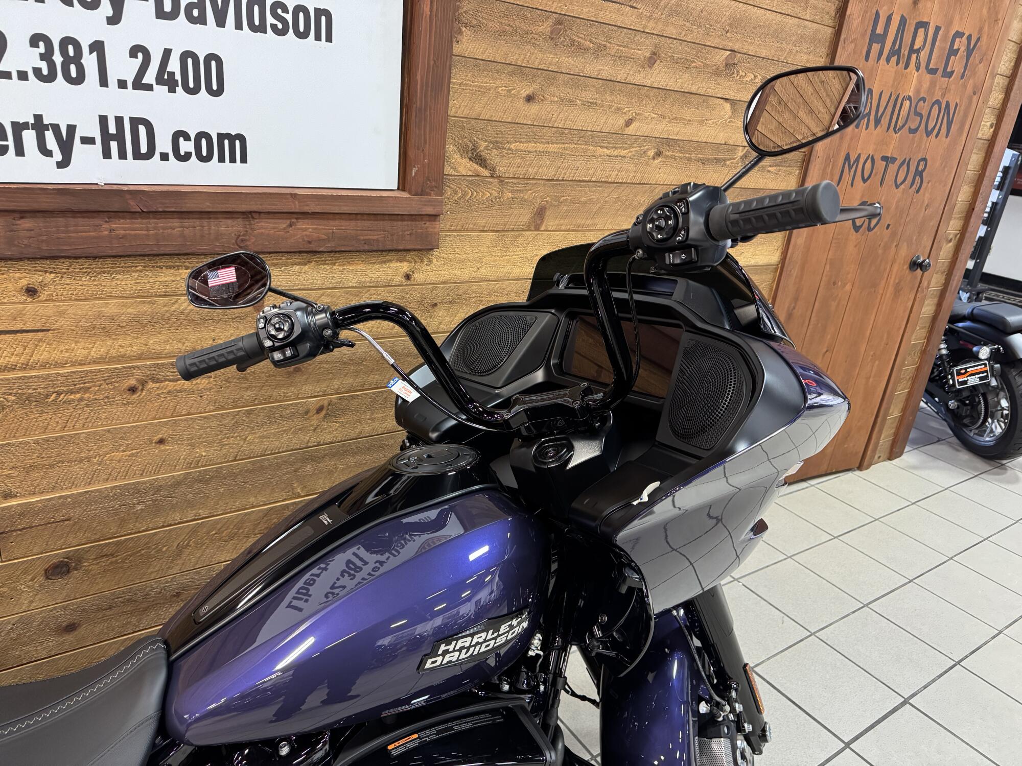 2026 Harley-Davidson® Road Glide® Purple Abyss Black Trim FLTRX, photo 7