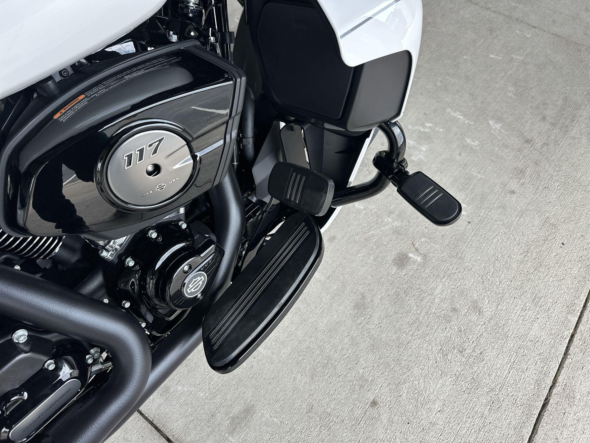 2026 Harley-Davidson® Road Glide Limited FLTRXL, photo 17