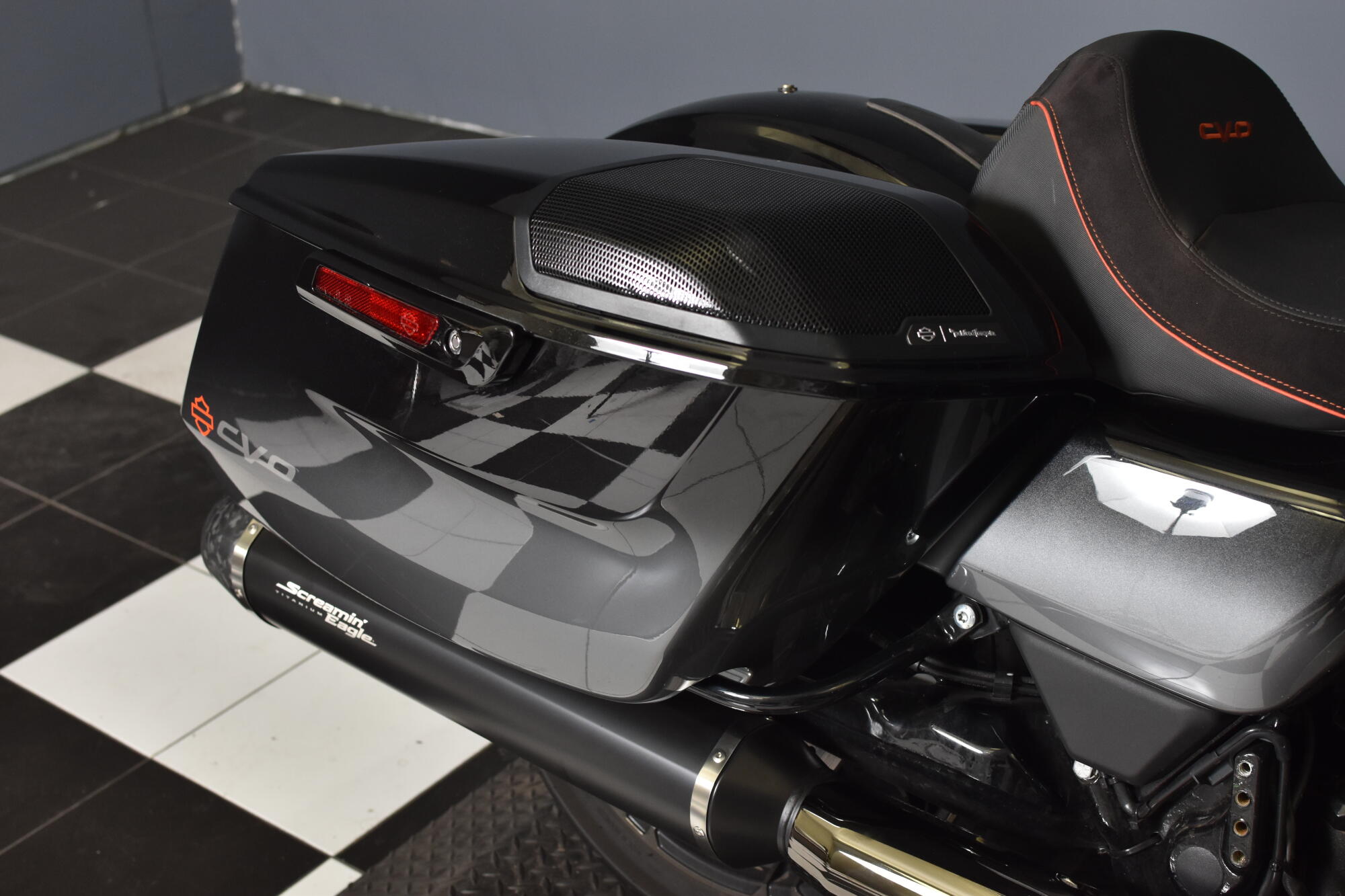 2025 Harley-Davidson® CVO™ Street Glide® FLHXSE, photo 12